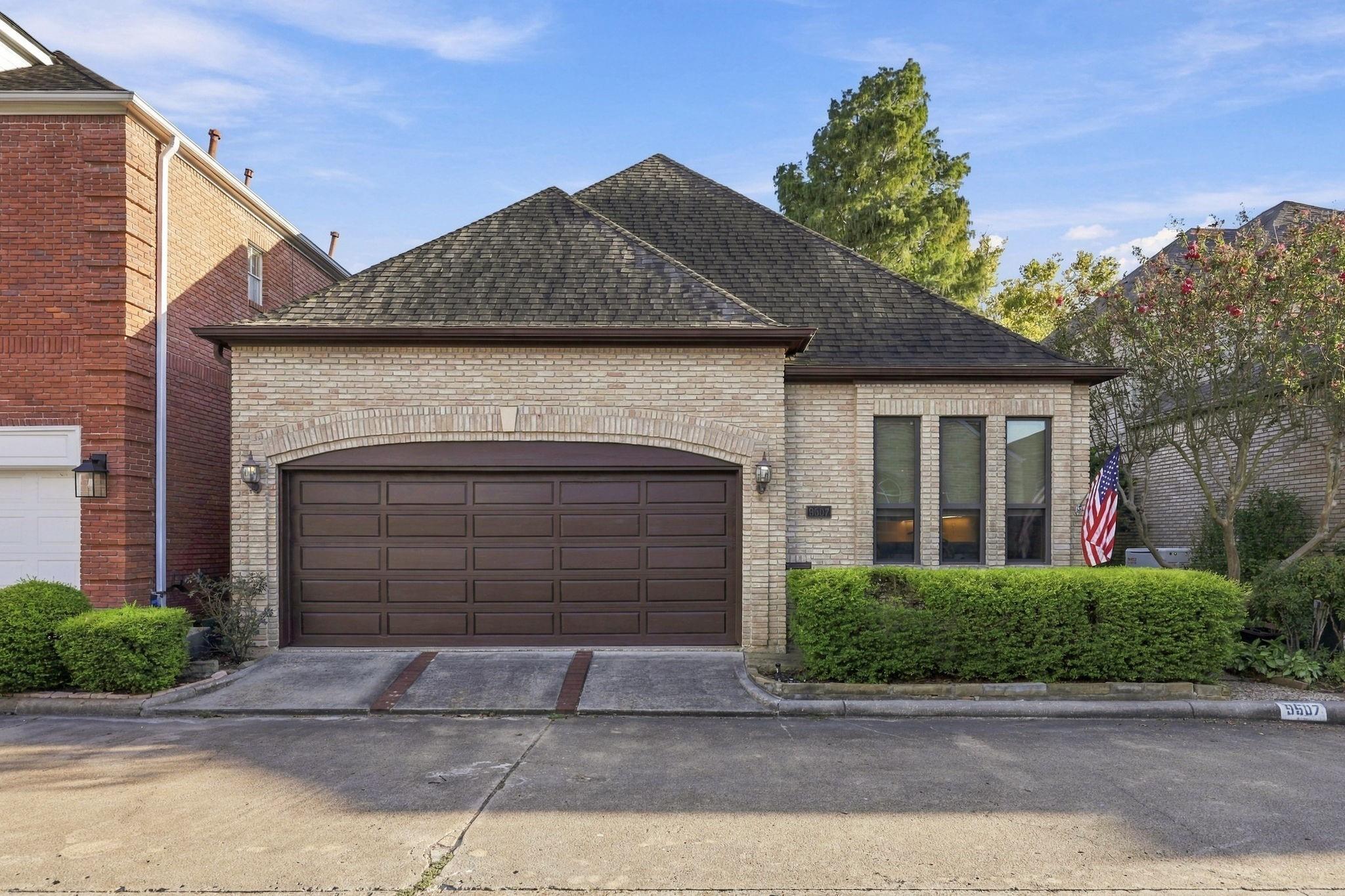 9507 Bayou Brook St, Houston, TX 77063