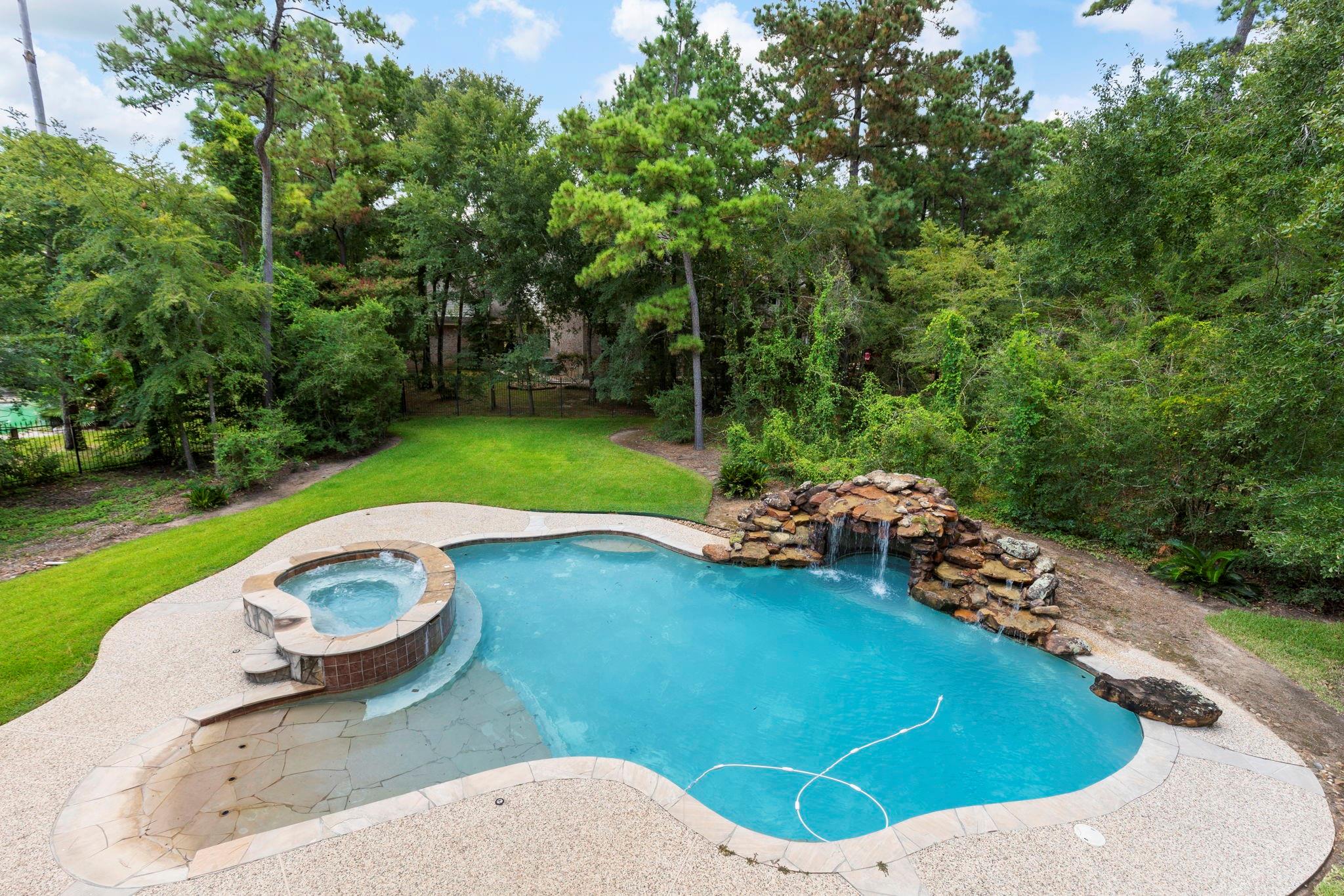 39 W Bracebridge Cir, The Woodlands, TX 77382 photo