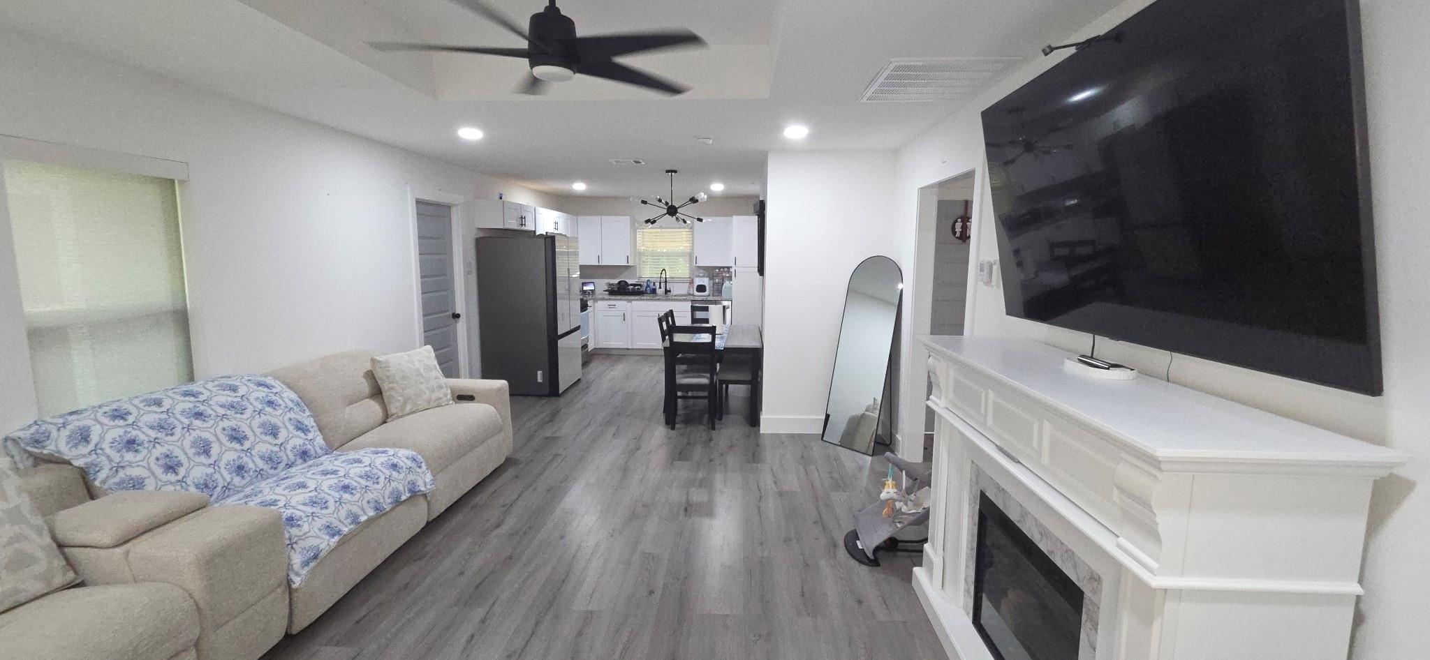 2303 Thomas Ave, Pasadena, TX 77506