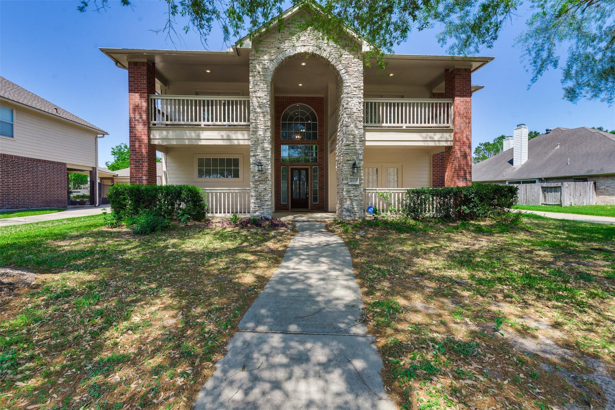 14914 Bennetts Mill Ln, Sugar Land, TX 77498