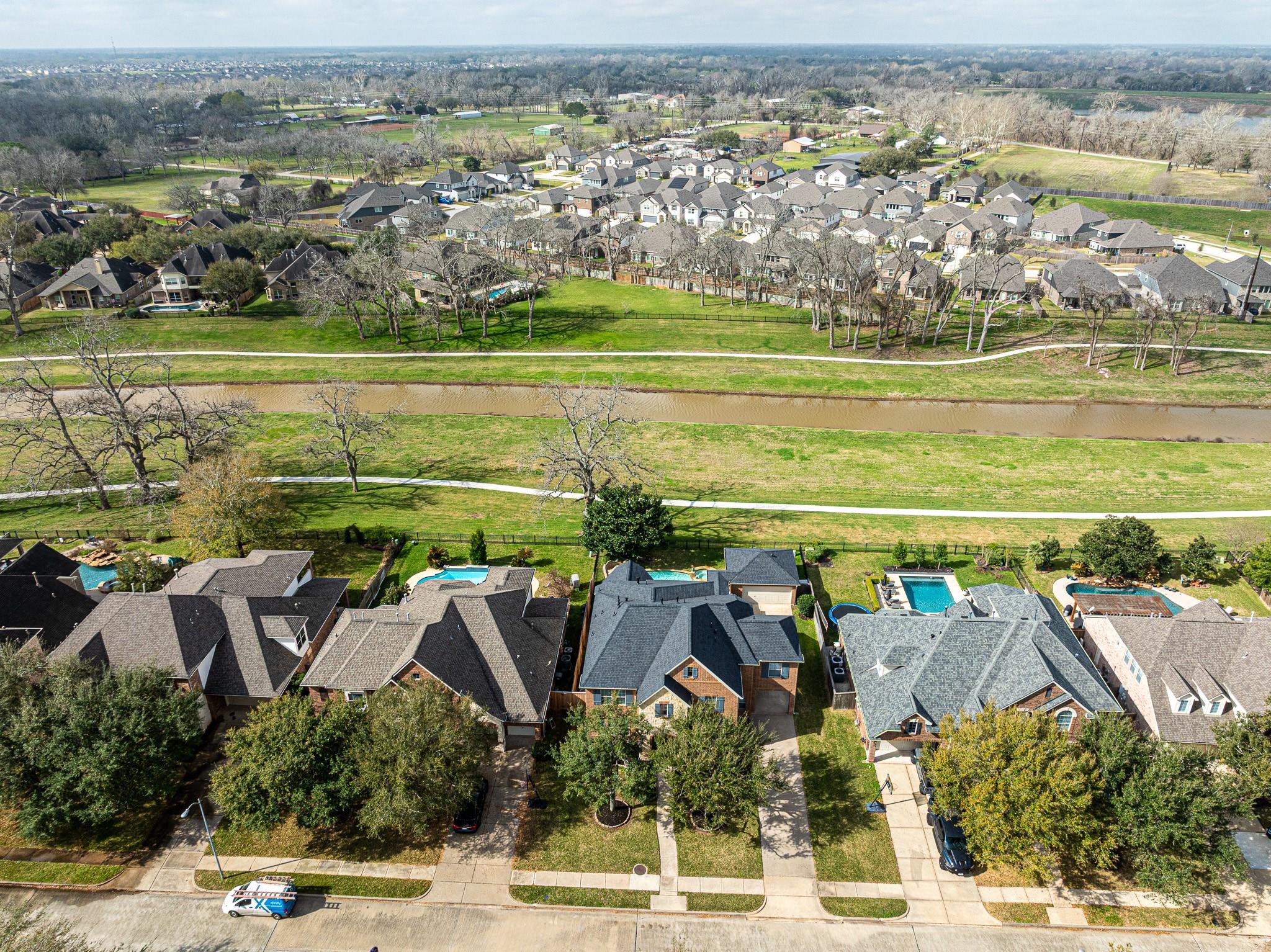 8310 Crescent Knolls Dr, Richmond, TX 77406 photo