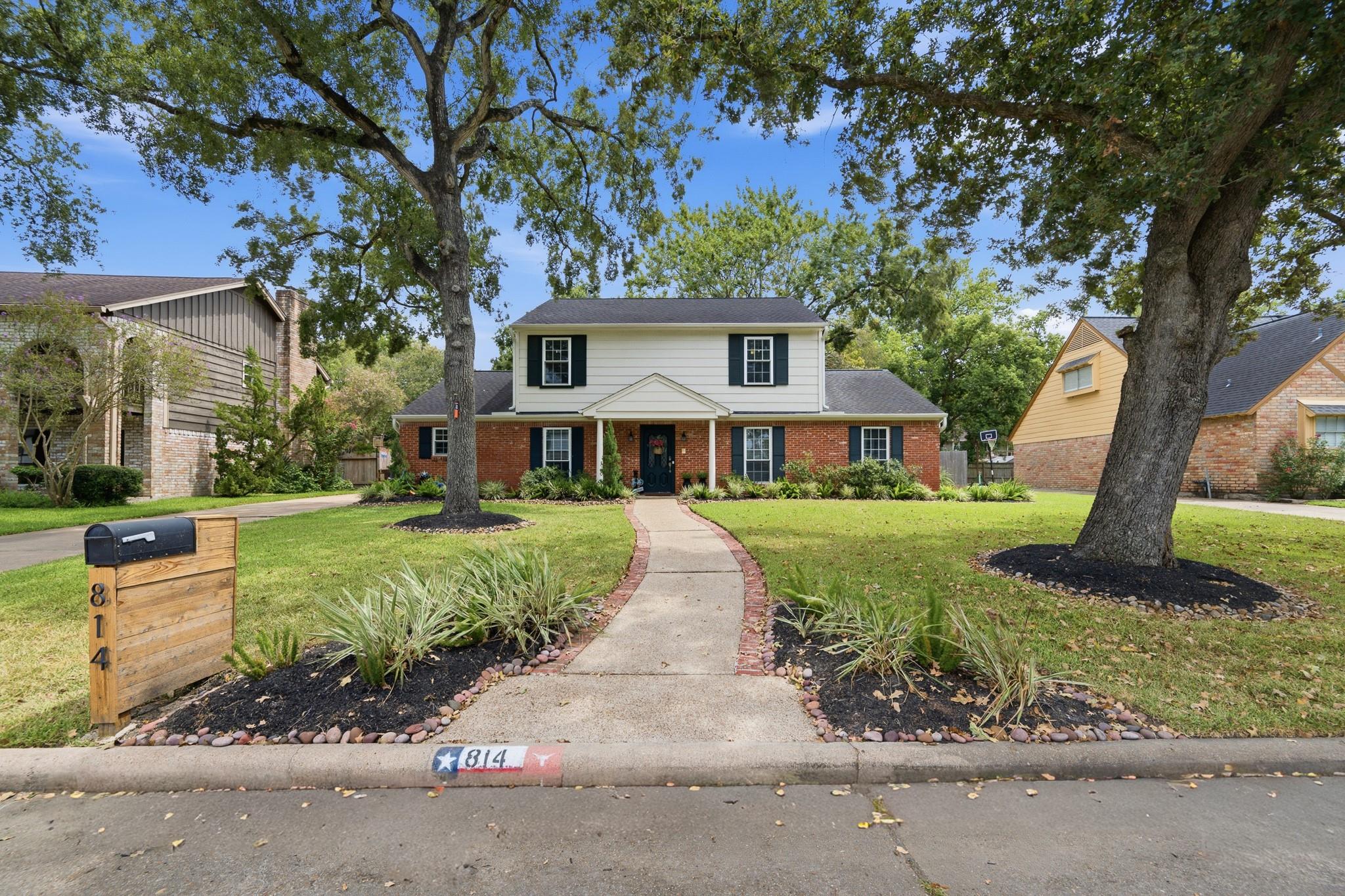 814 Forest Lake Dr, Seabrook, TX 77586 photo
