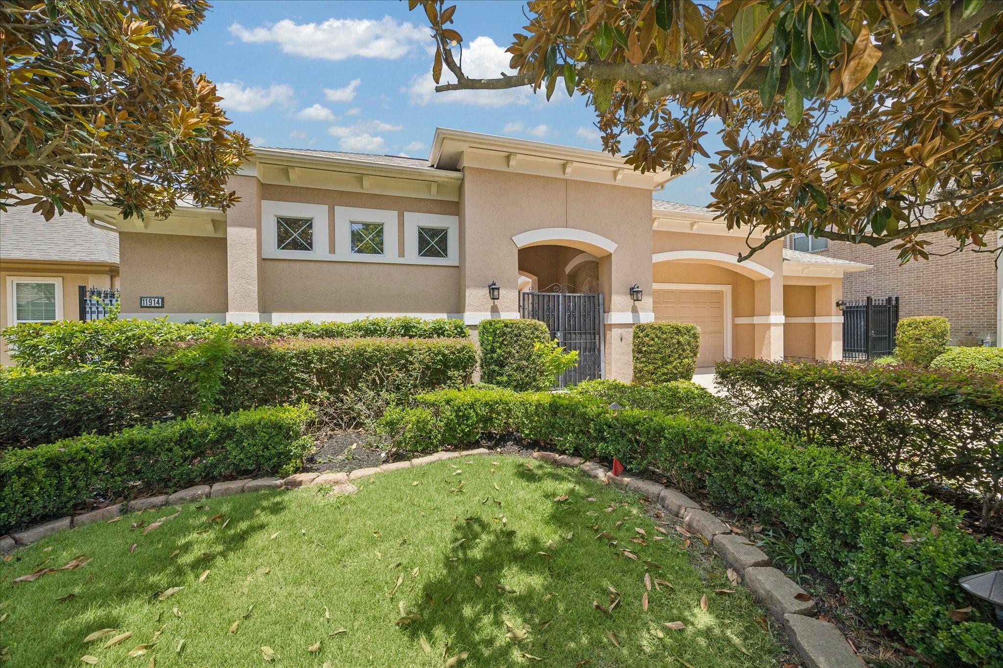 11914 Legend Manor Dr, Houston, TX 77082