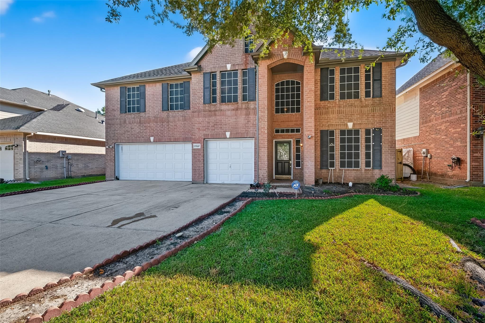 15527 Seminole Canyon Dr, Sugar Land, TX 77498