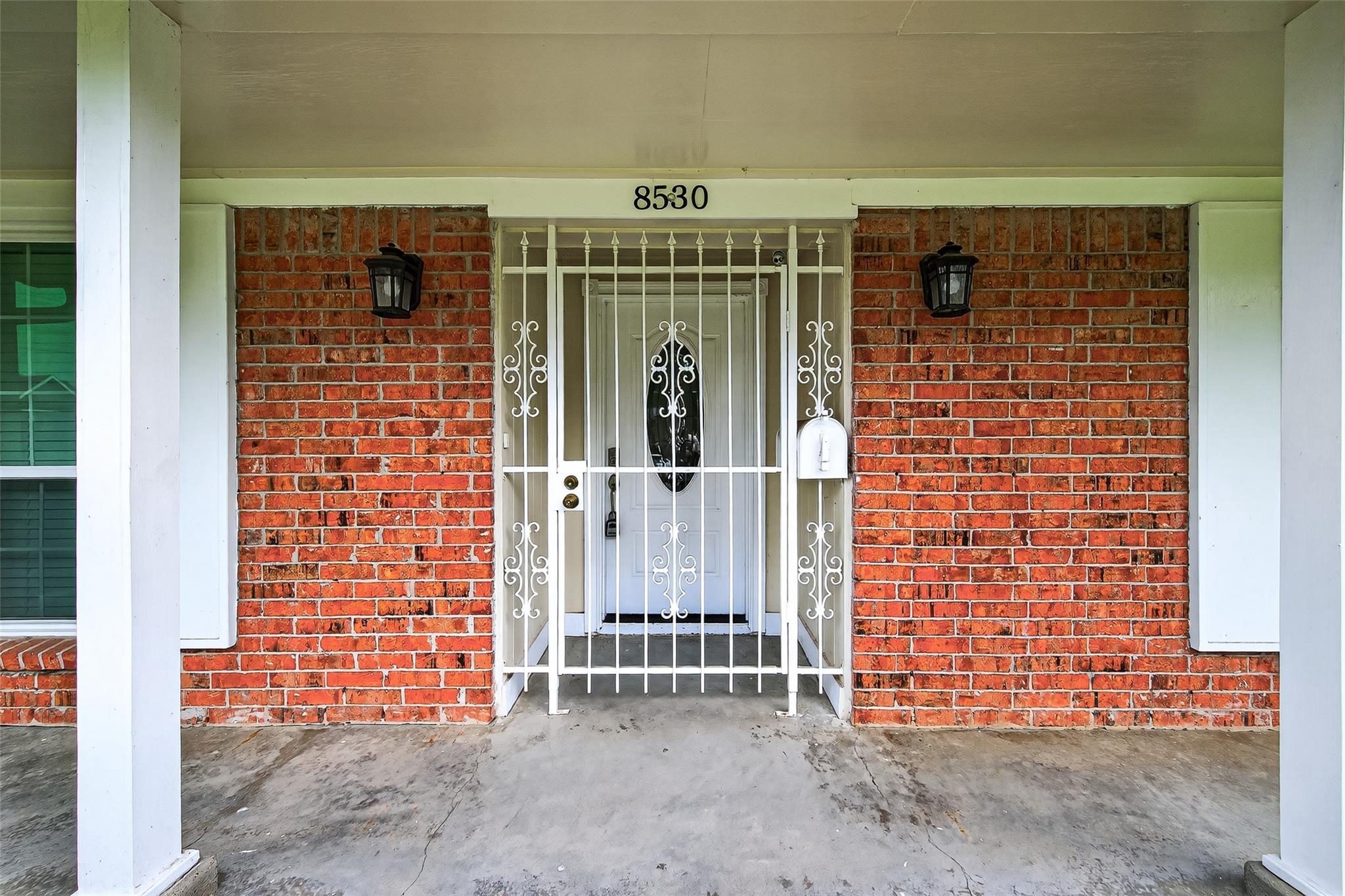 8530 Roos Rd, Houston, TX 77036 photo