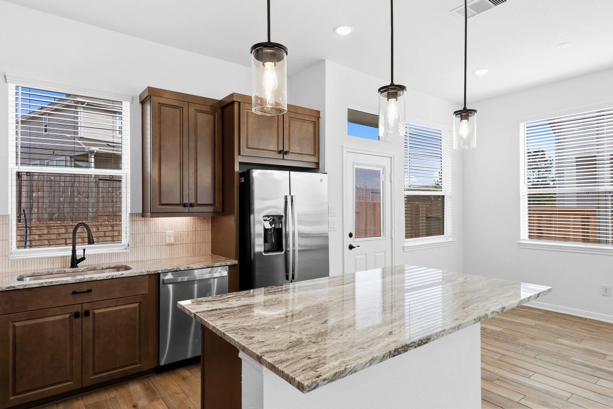 116 W Coralburst Loop, Montgomery, TX 77316 photo