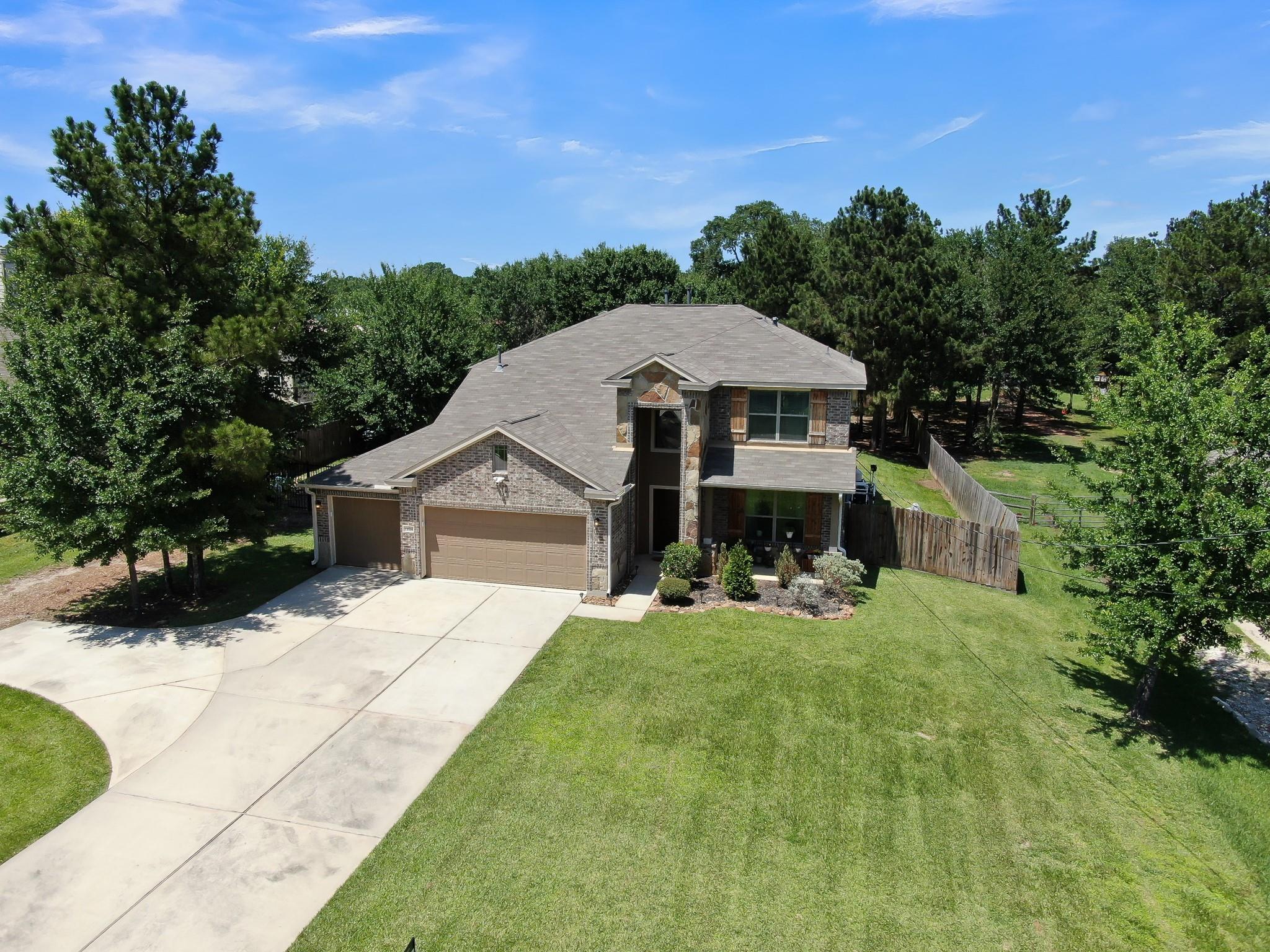13335 Hidden Manor Ct, Willis, TX 77318