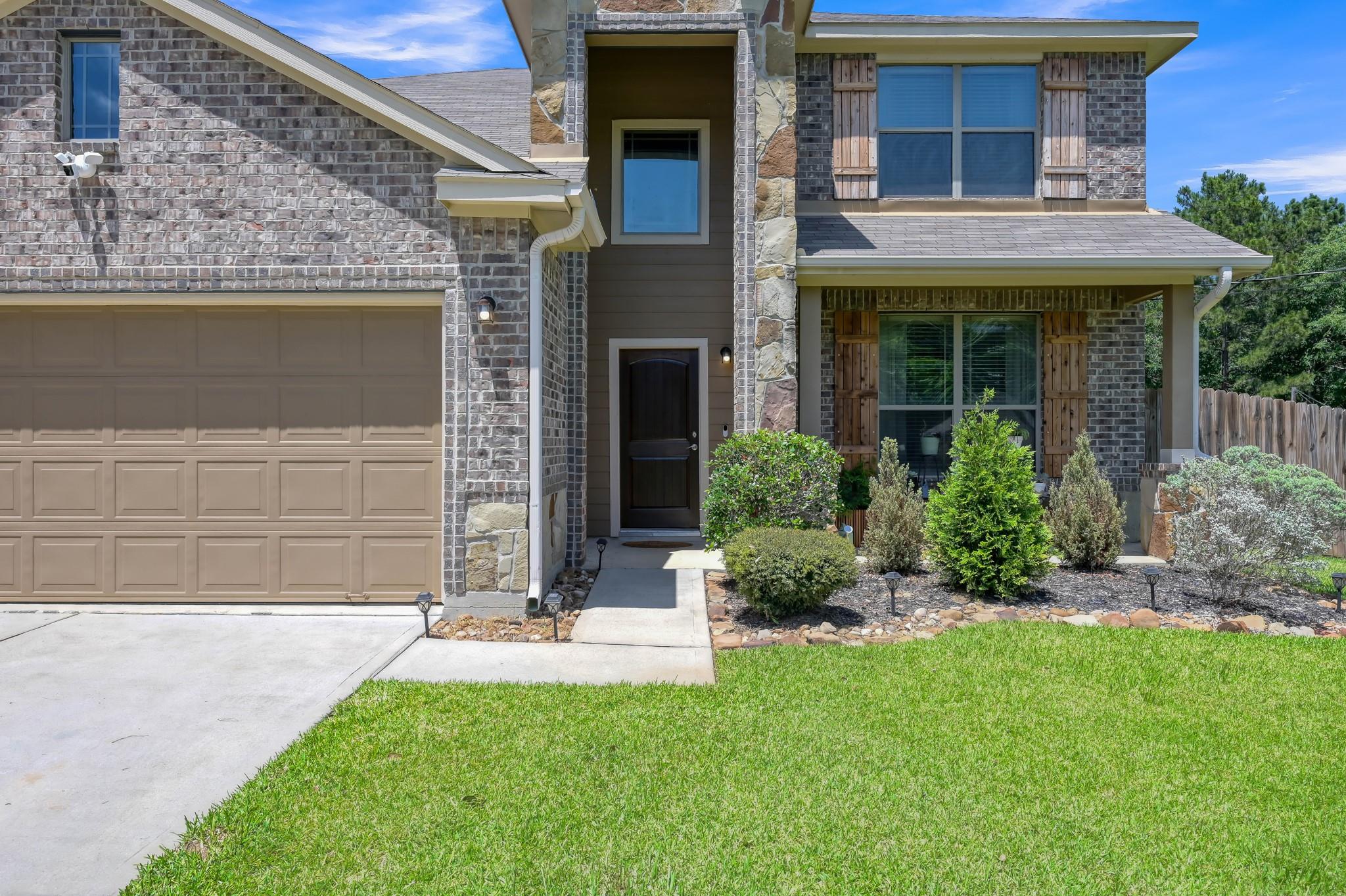 13335 Hidden Manor Ct, Willis, TX 77318 photo