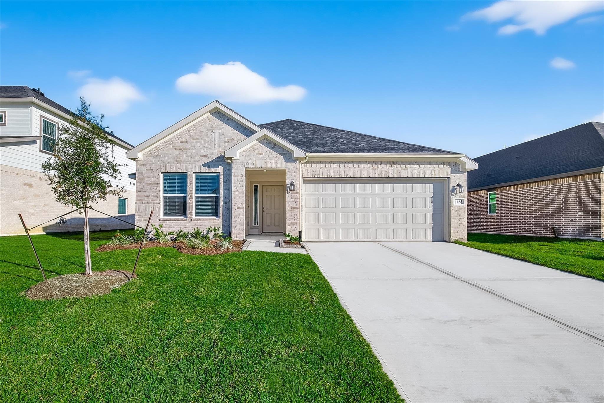 2118 Spring Hollow Drive Dr, Baytown, TX 77521