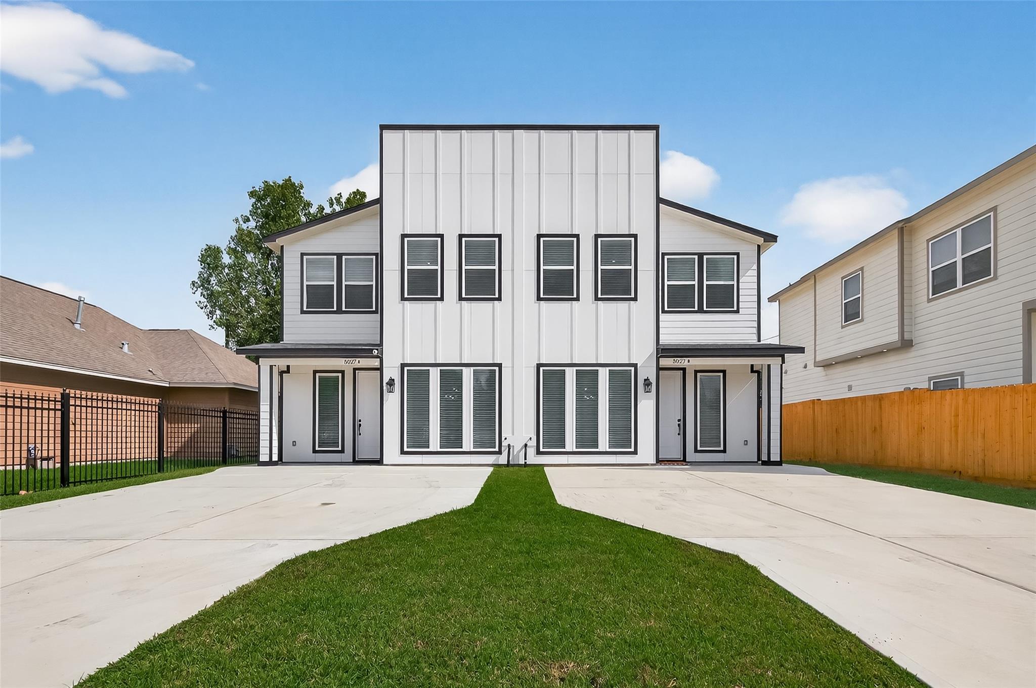 5027 Willow Glen Dr, Houston, TX 77033