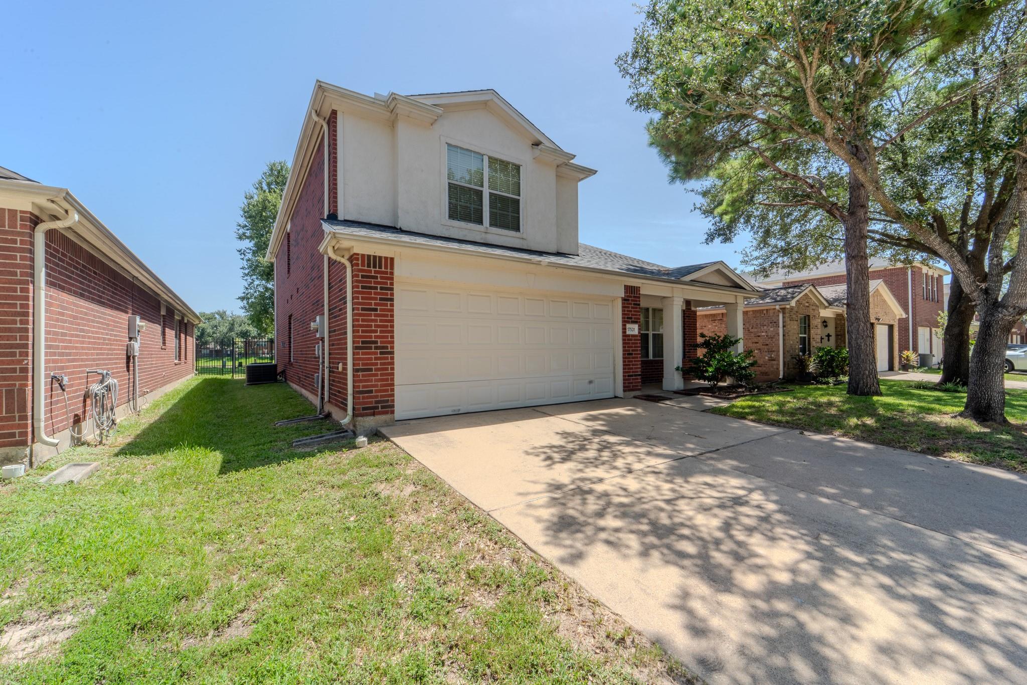 17531 Hoover Gardens Dr, Houston, TX 77095 photo