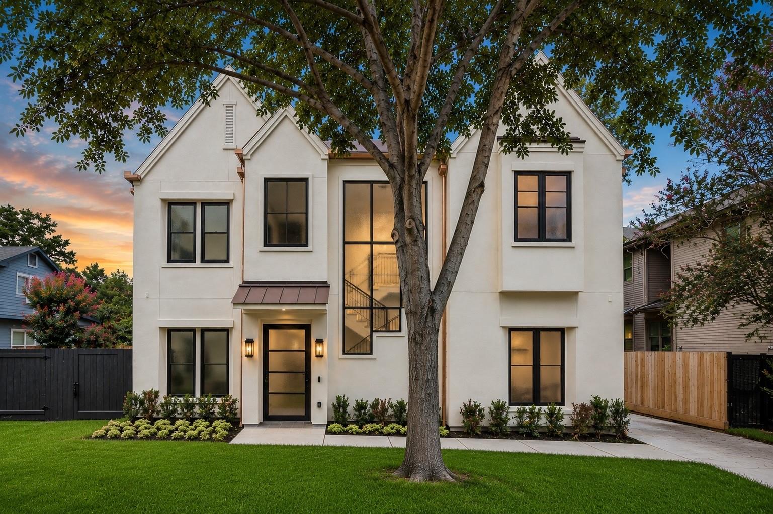 316 30 St, Houston, TX 77018