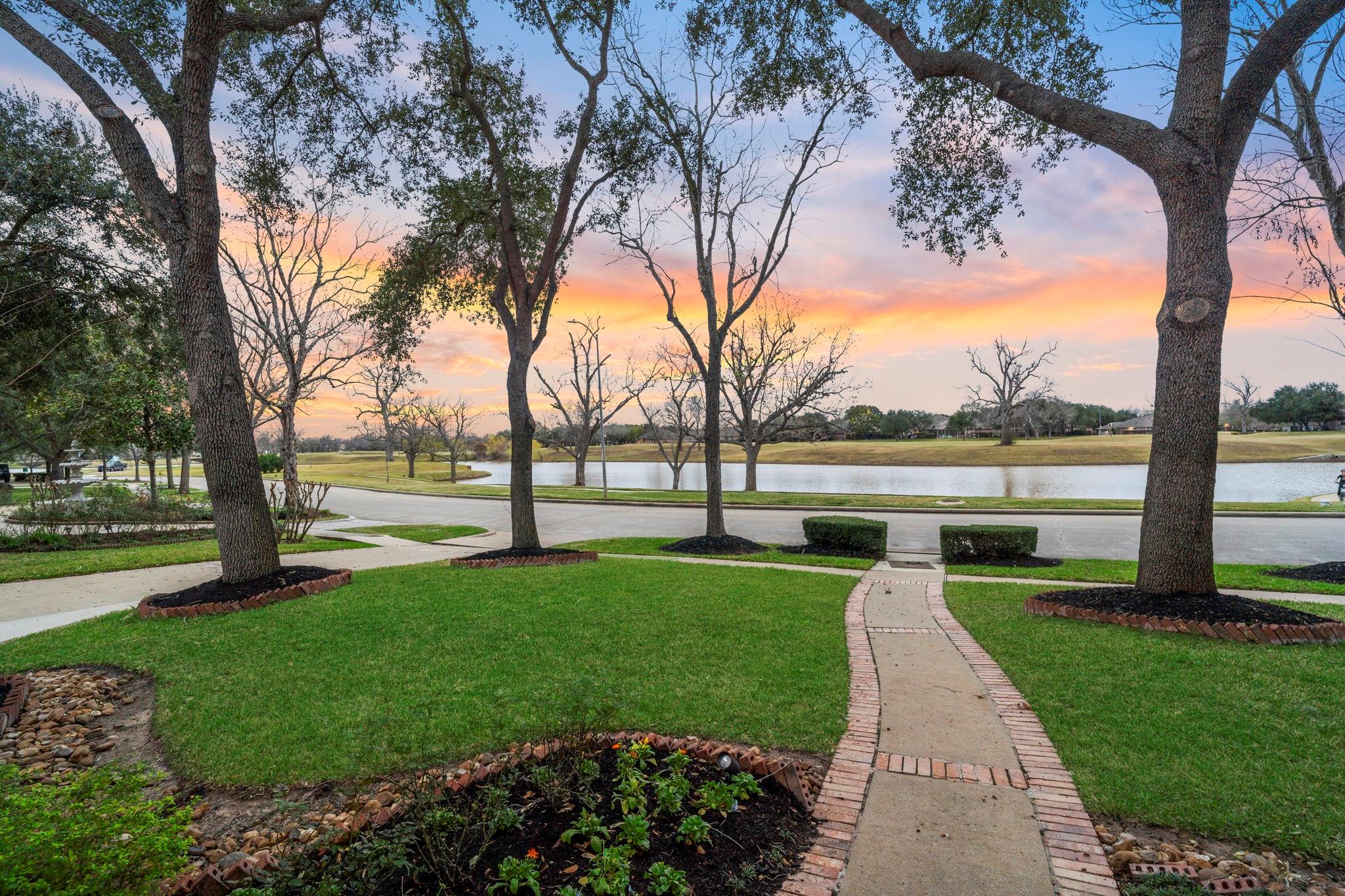 7322 Greatwood Lake Dr, Sugar Land, TX 77479 photo
