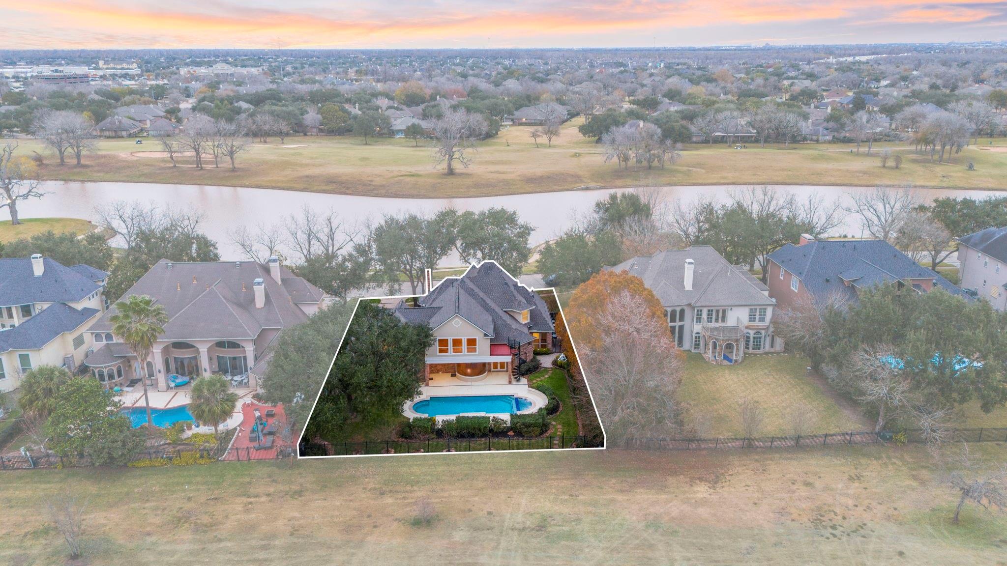 7322 Greatwood Lake Dr, Sugar Land, TX 77479
