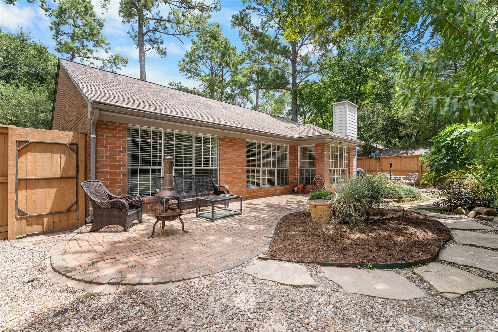 99 S Village Knoll Cir, The Woodlands, TX 77381 photo