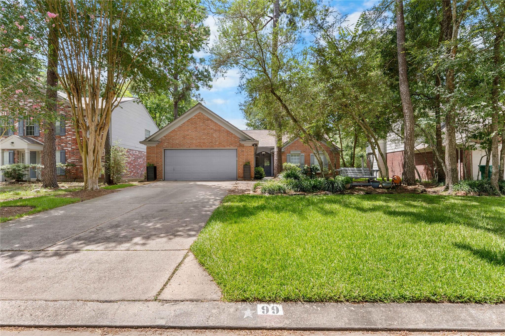 99 Village Knoll Cir, The Woodlands, TX 77381