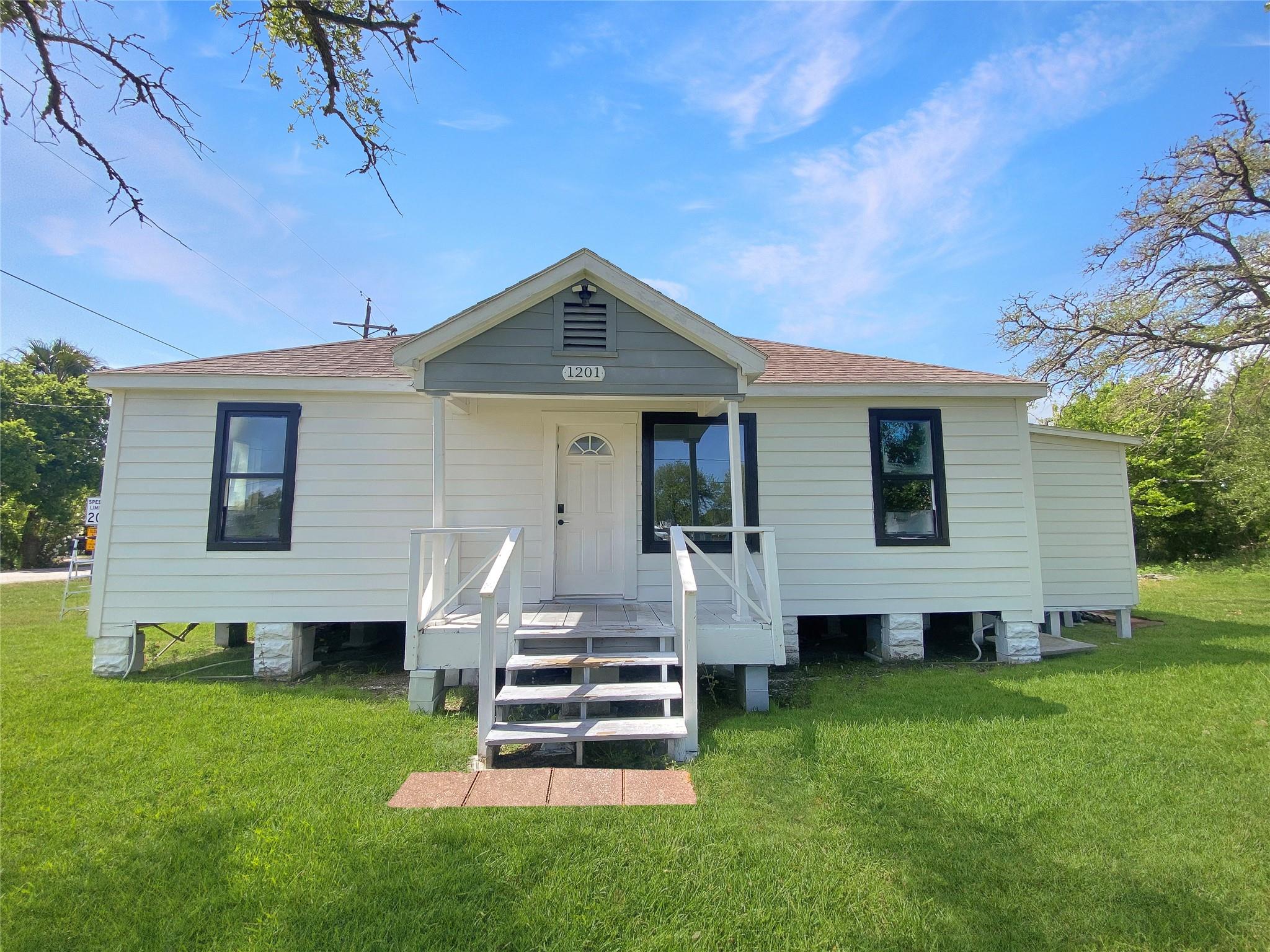 1201 Farm To Market Road 517, Dickinson, TX 77539