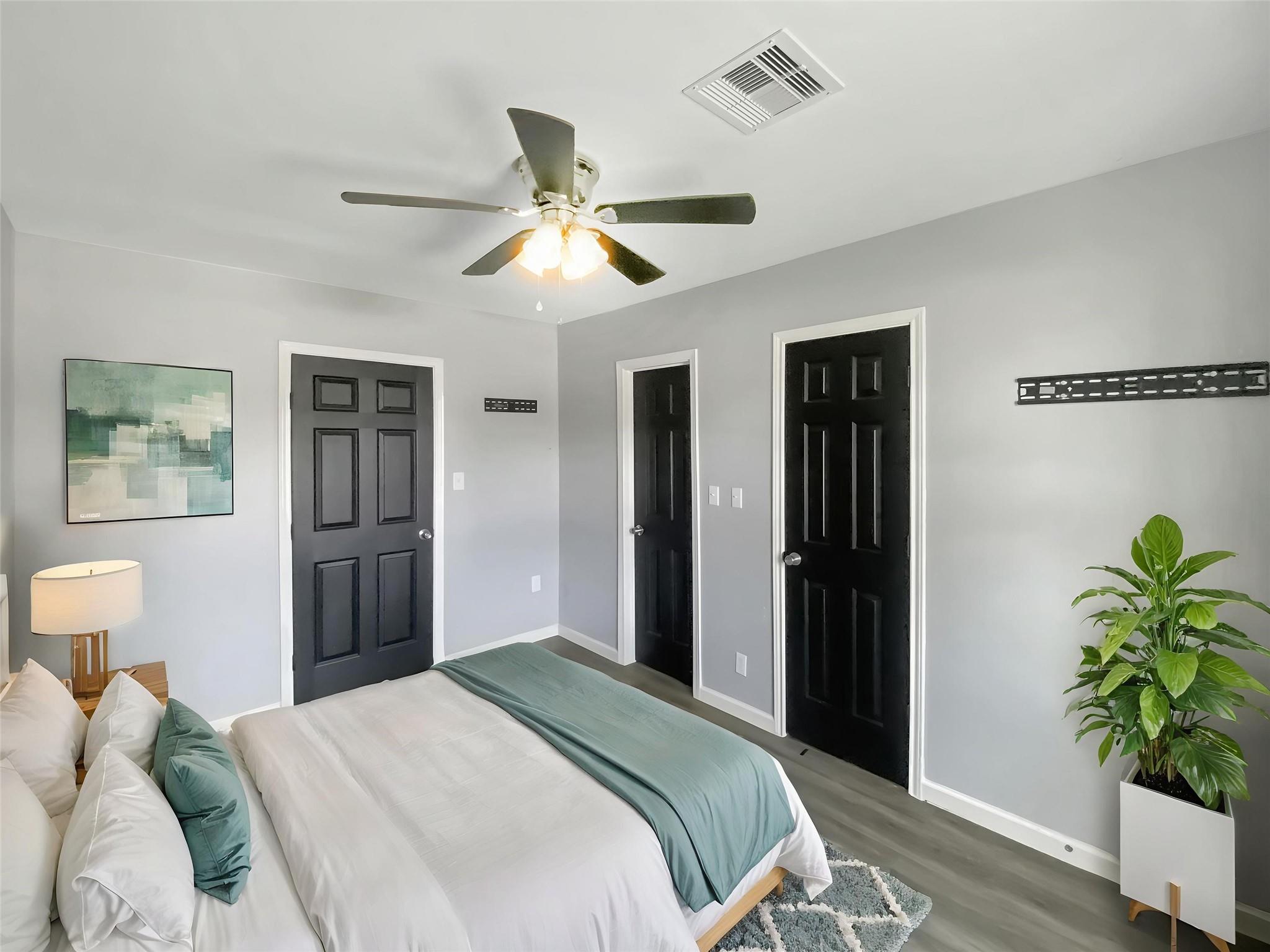 1201 Farm To Market Road 517, Dickinson, TX 77539 photo