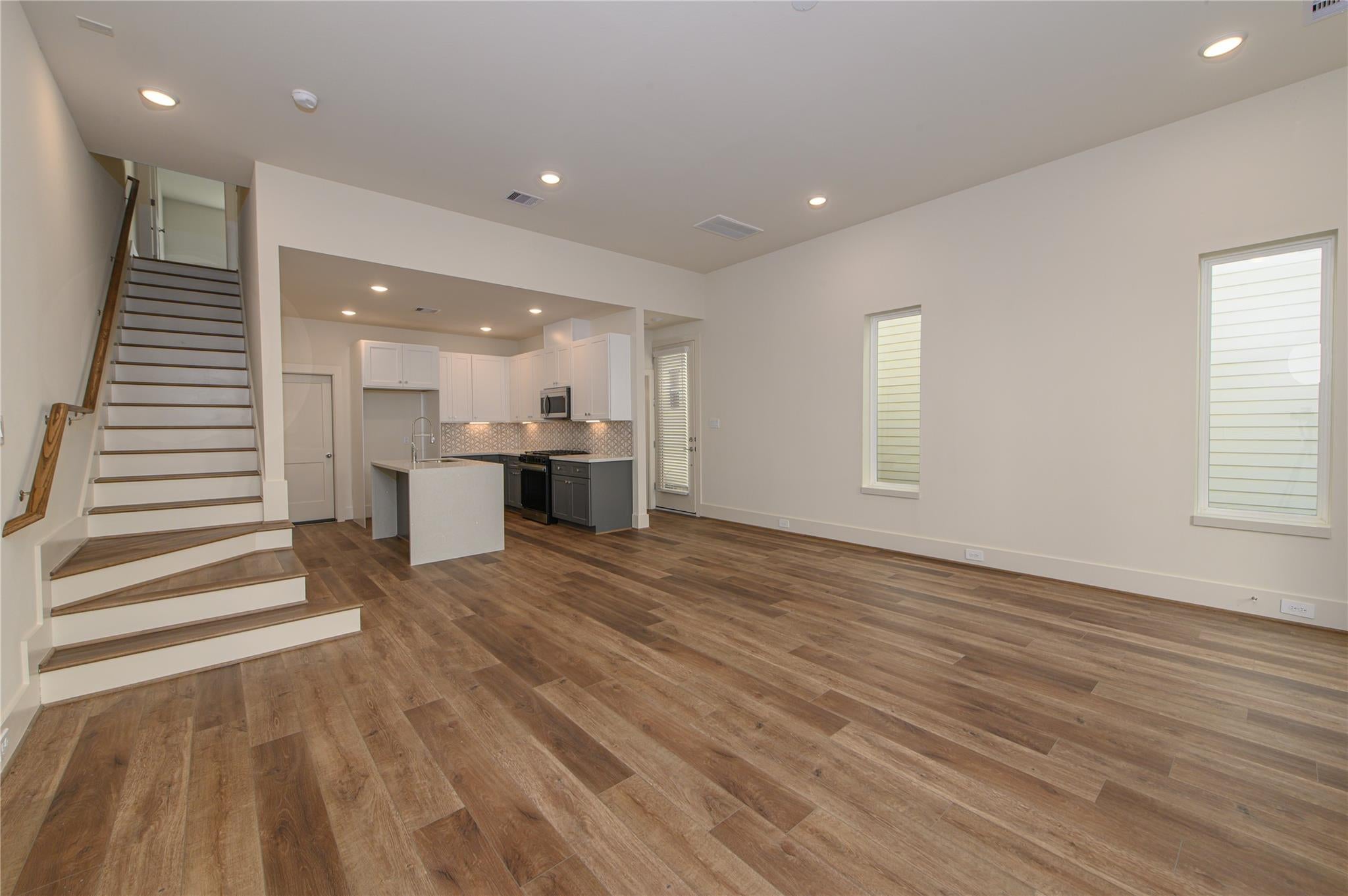 879 Rachel St #B, Houston, TX 77091 photo