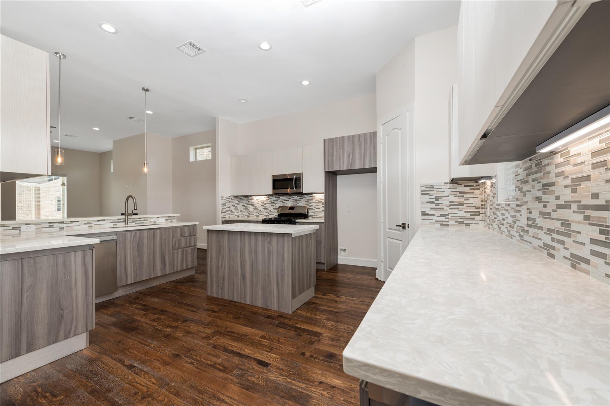 9406 Glenfield Ct, Houston, TX 77096 photo