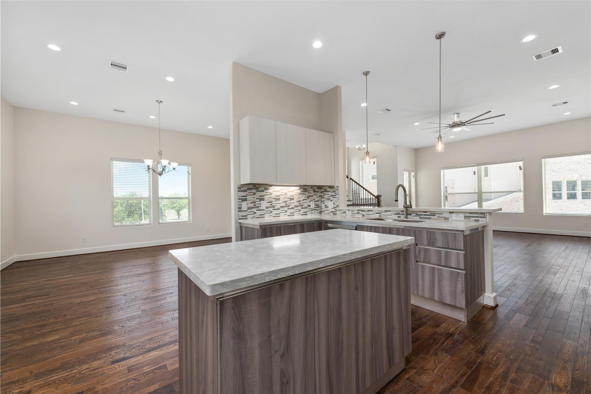 9406 Glenfield Ct, Houston, TX 77096 photo