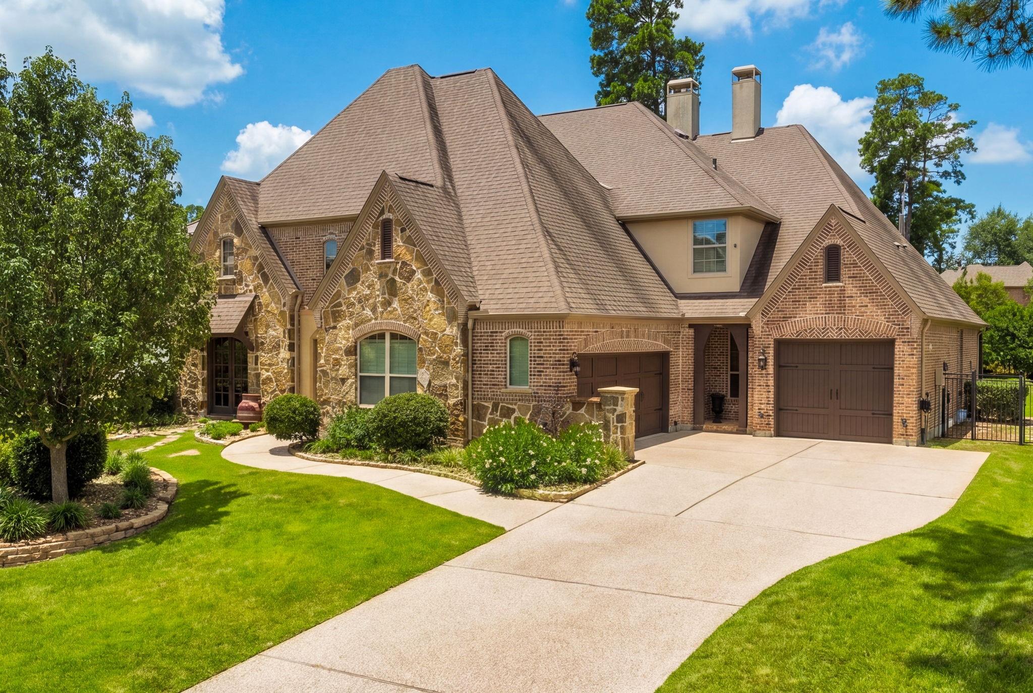 34 Player Manor Cir, Spring, TX 77382