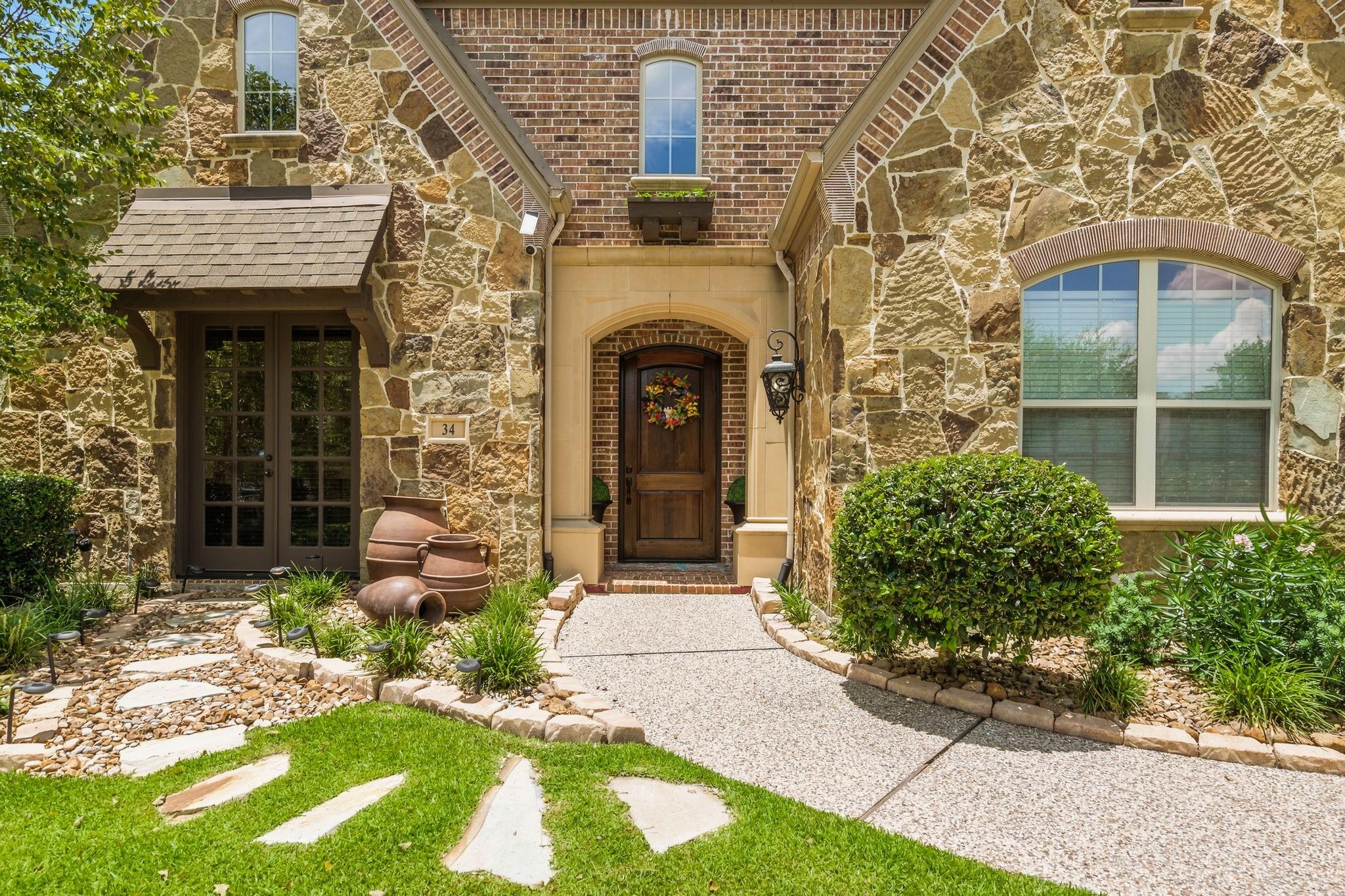34 N Player Manor Cir, Spring, TX 77382 photo