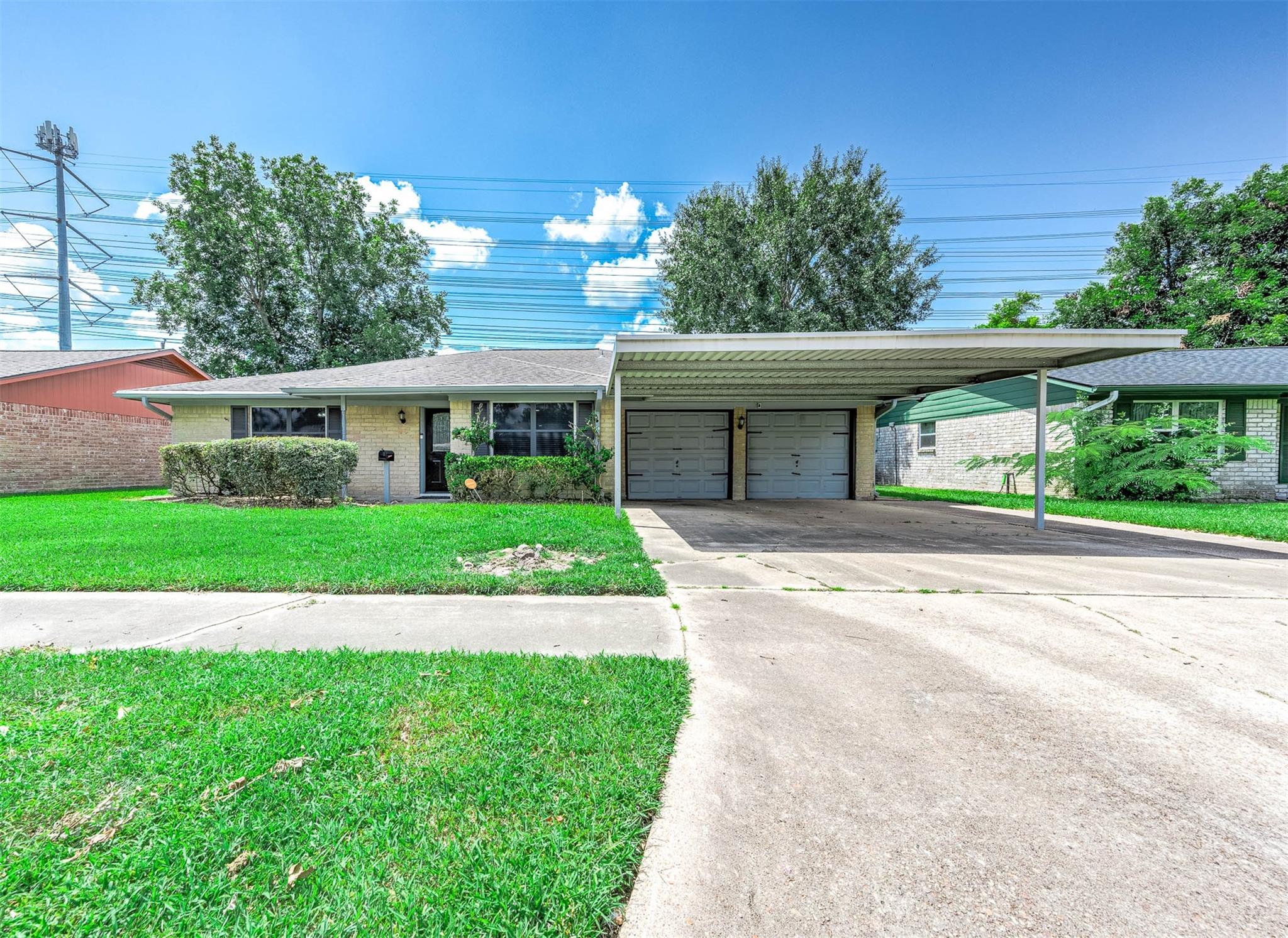 902 Kaufman Dr, Deer Park, TX 77536