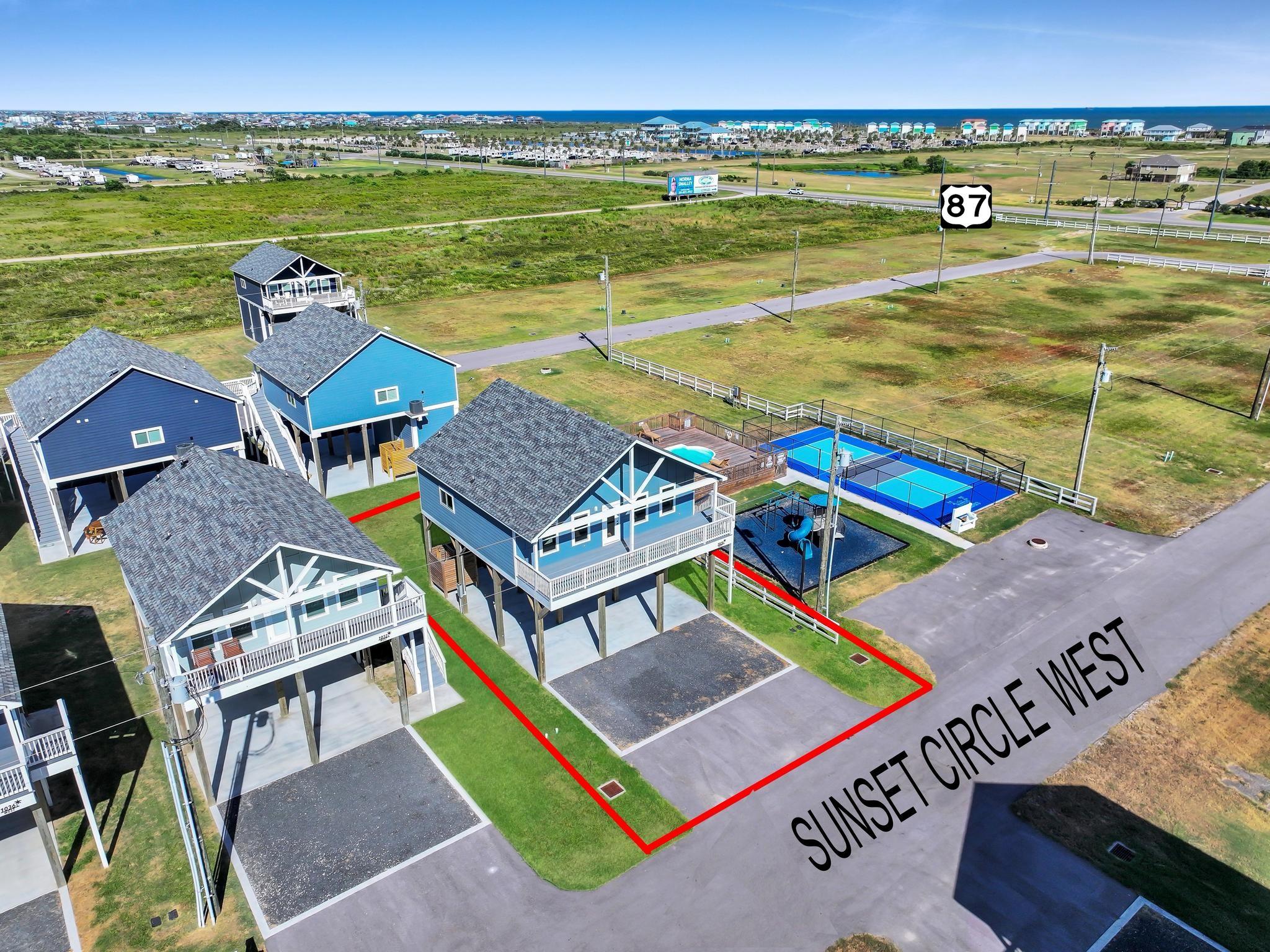 1028 Sunset Cir, Crystal Beach, TX 77650 photo