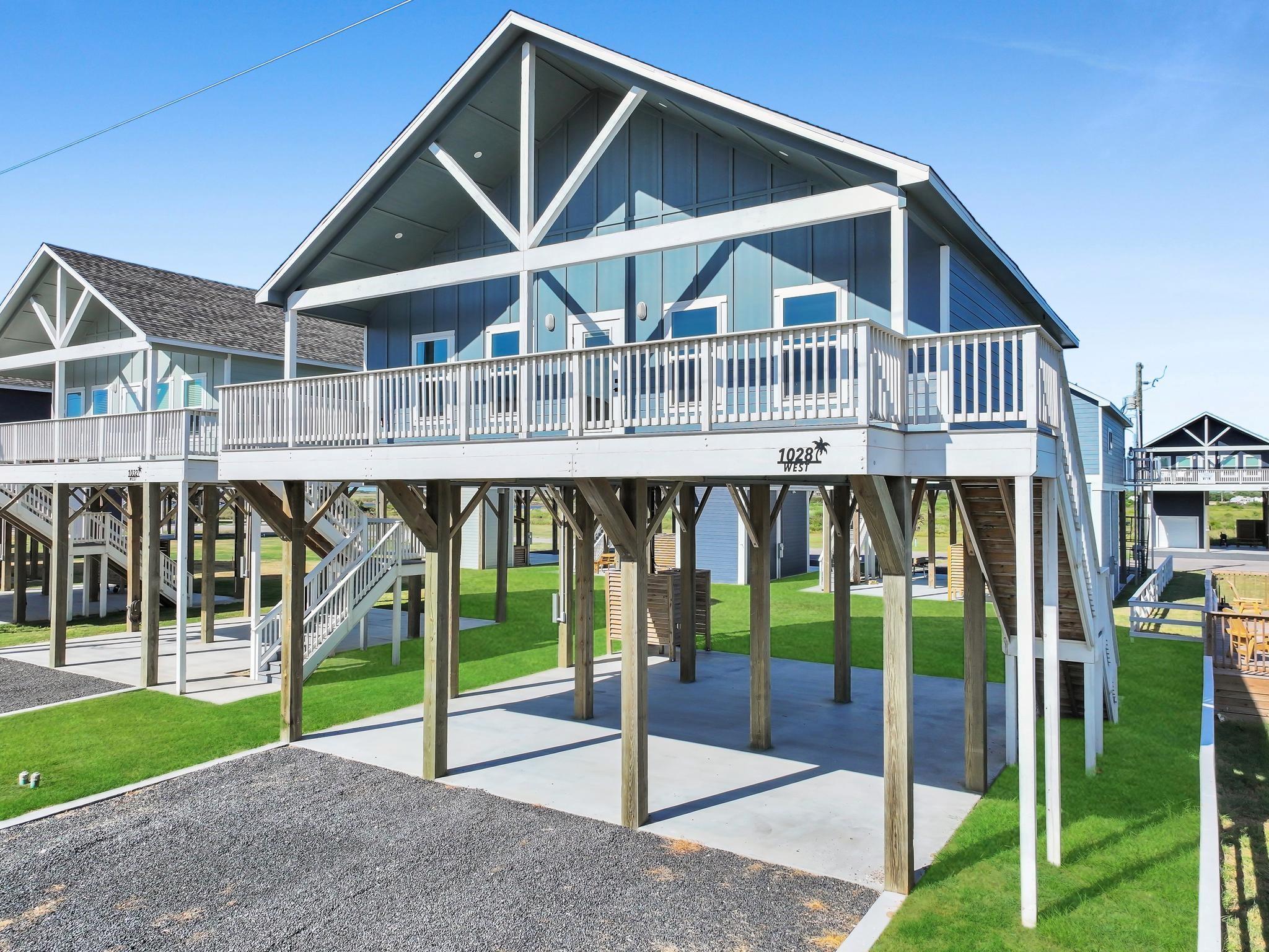1028 Sunset Cir, Crystal Beach, TX 77650