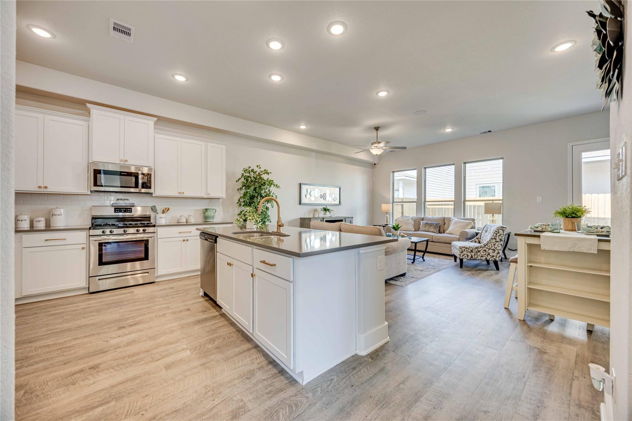 13451 Sun Cay Dr, Houston, TX 77047 photo
