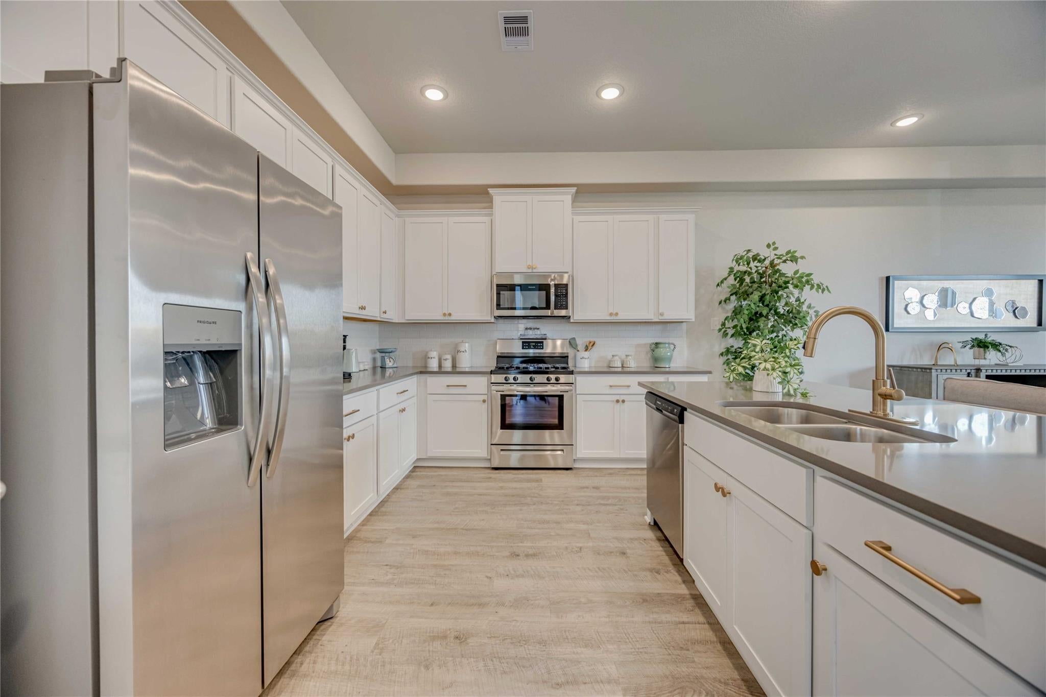 13451 Sun Cay Dr, Houston, TX 77047 photo