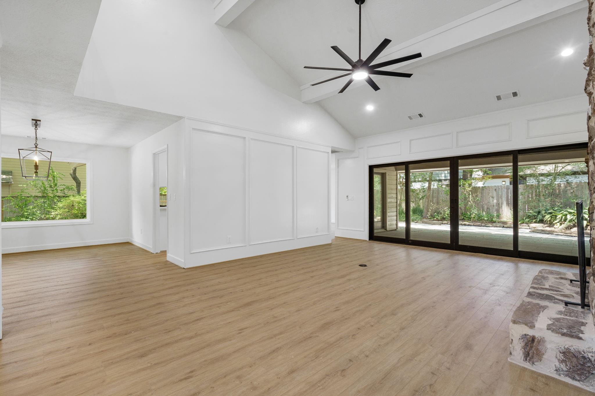 2 Crescent Falls Ct, The Woodlands, TX 77381 photo