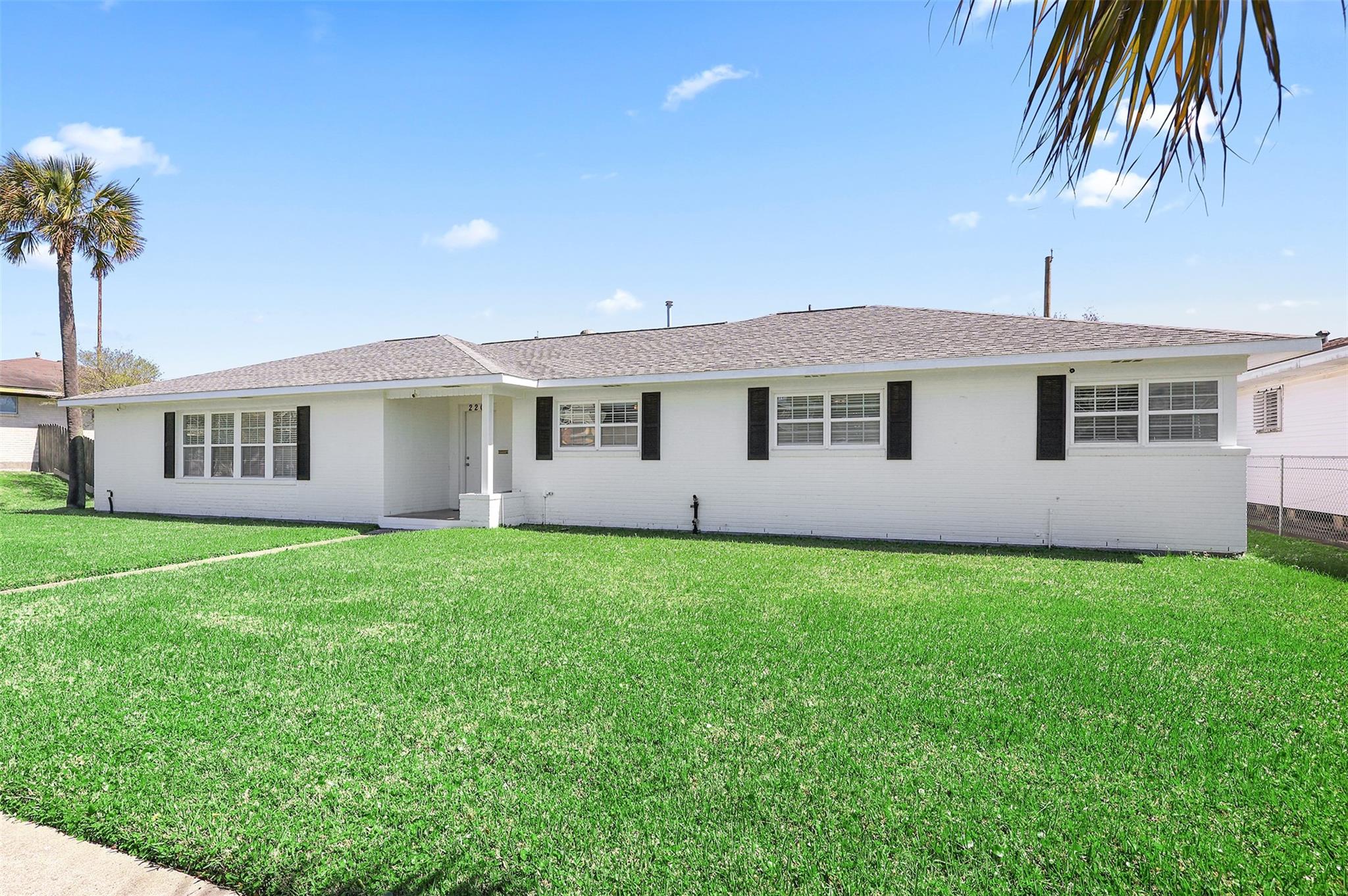 2206 Wimcrest, Galveston, TX 77551 photo