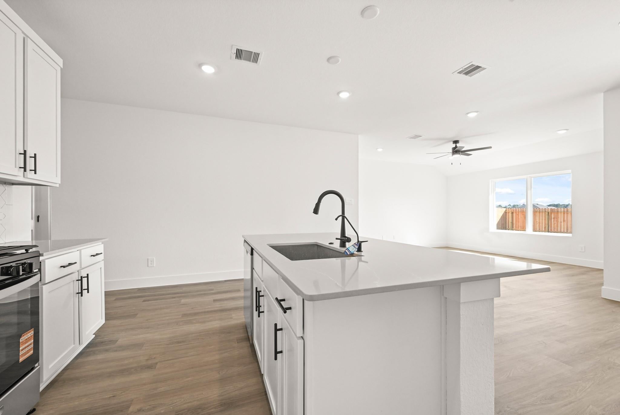 514 Palm Crest Ct, Crosby, TX 77532 photo