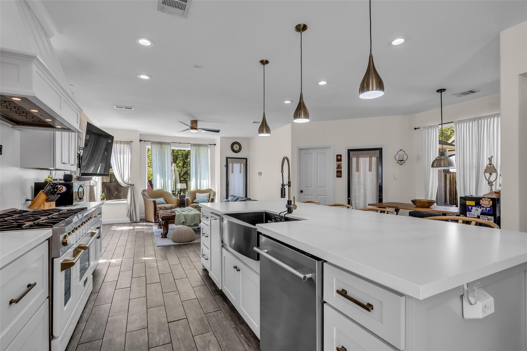 55 S Bethany Bend Cir, The Woodlands, TX 77382 photo