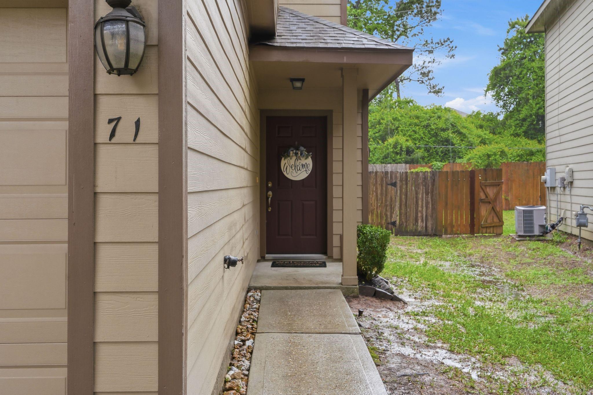 71 S Burberry Park Cir, The Woodlands, TX 77382 photo