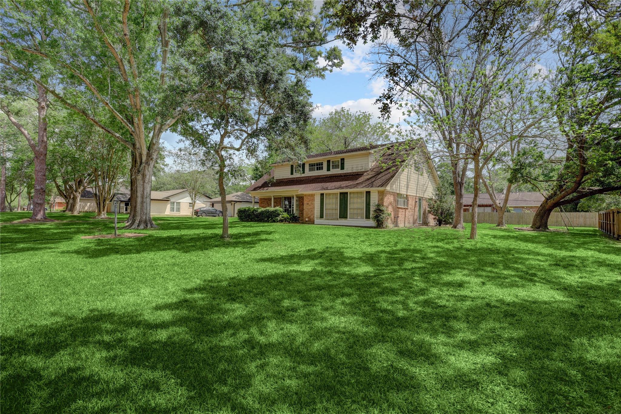 105 Ridgemont Dr, Alvin, TX 77511 photo
