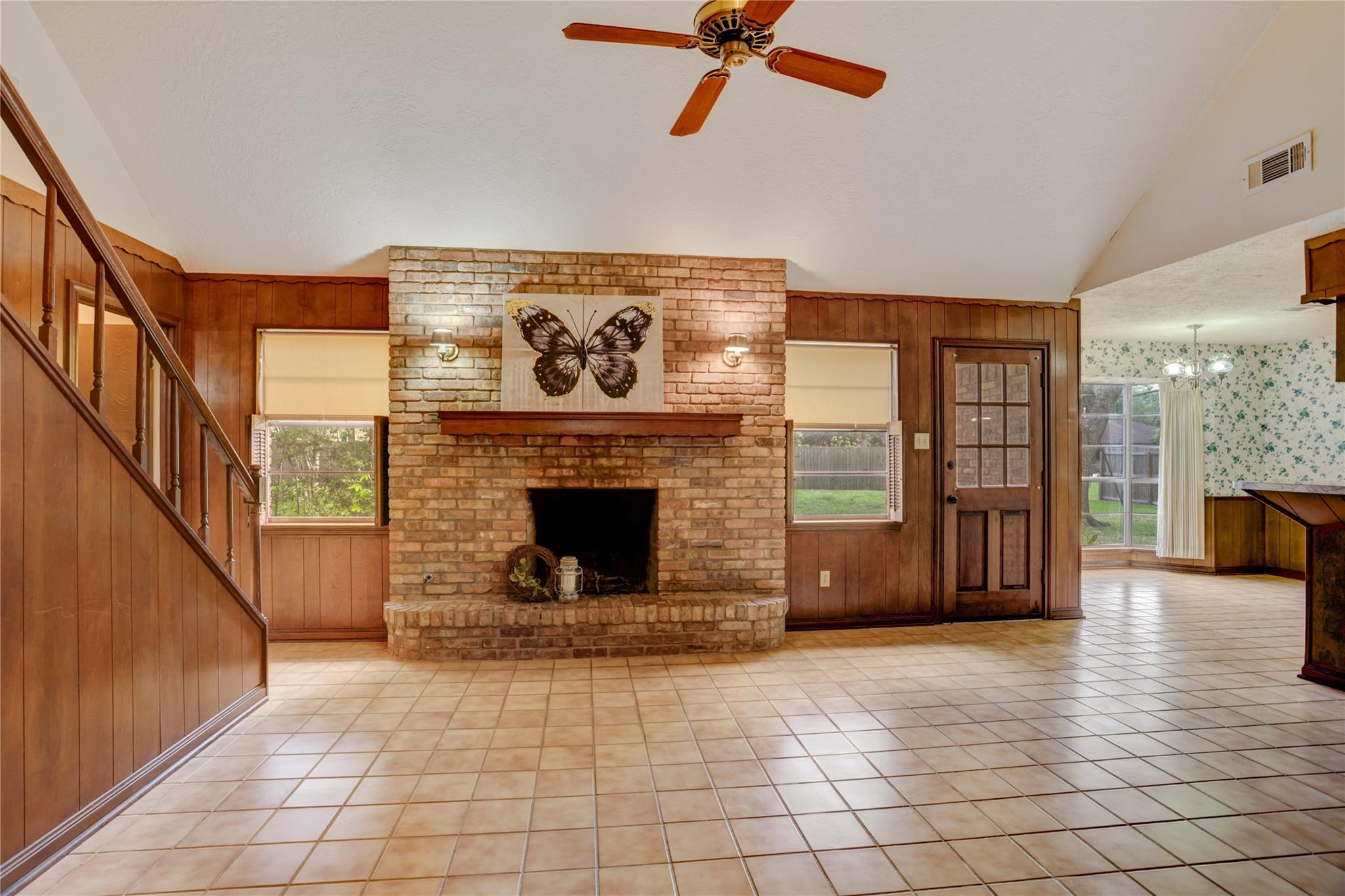 105 Ridgemont Dr, Alvin, TX 77511 photo