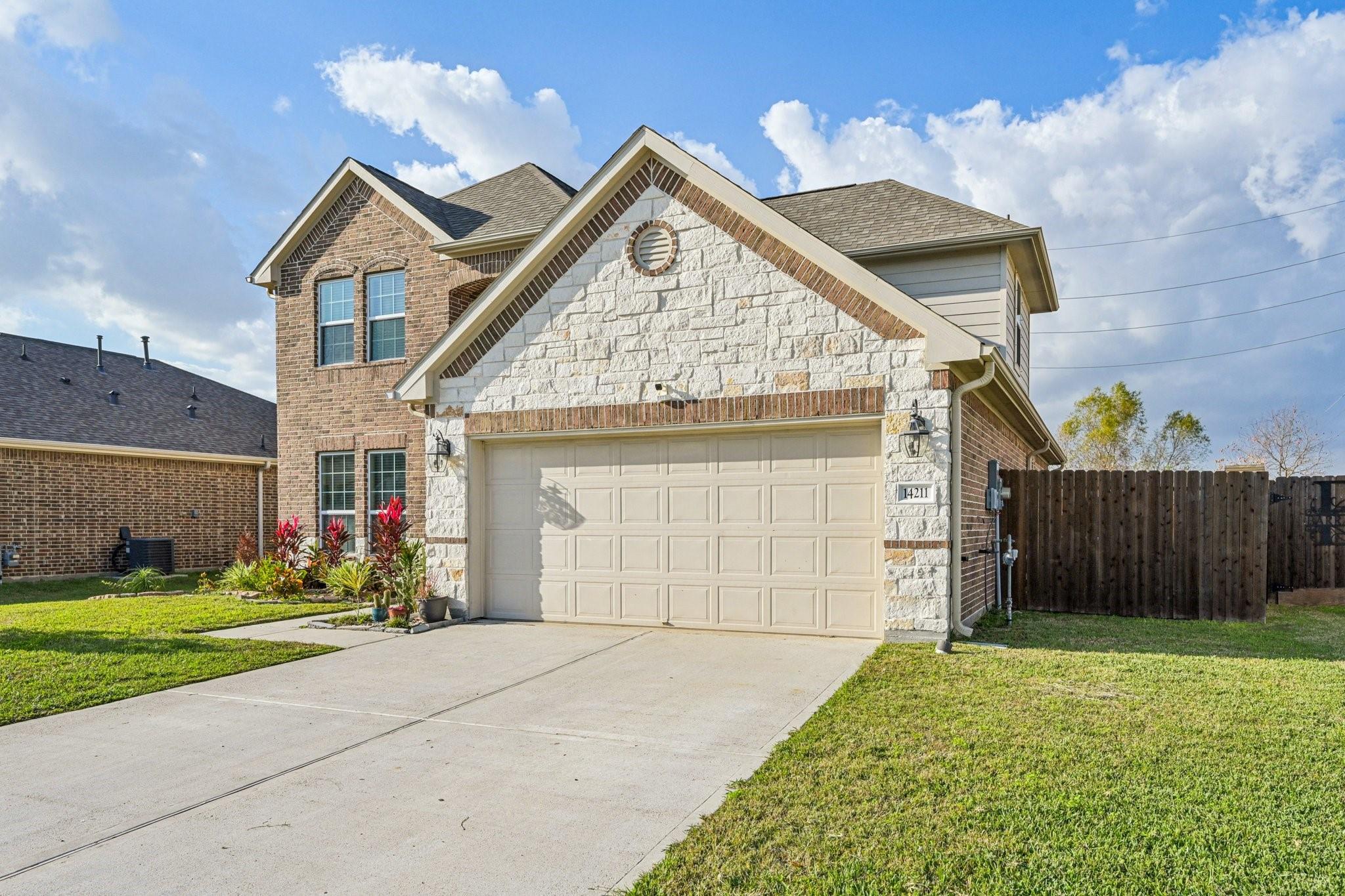 14211 Blanco Dr, Baytown, TX 77523 photo