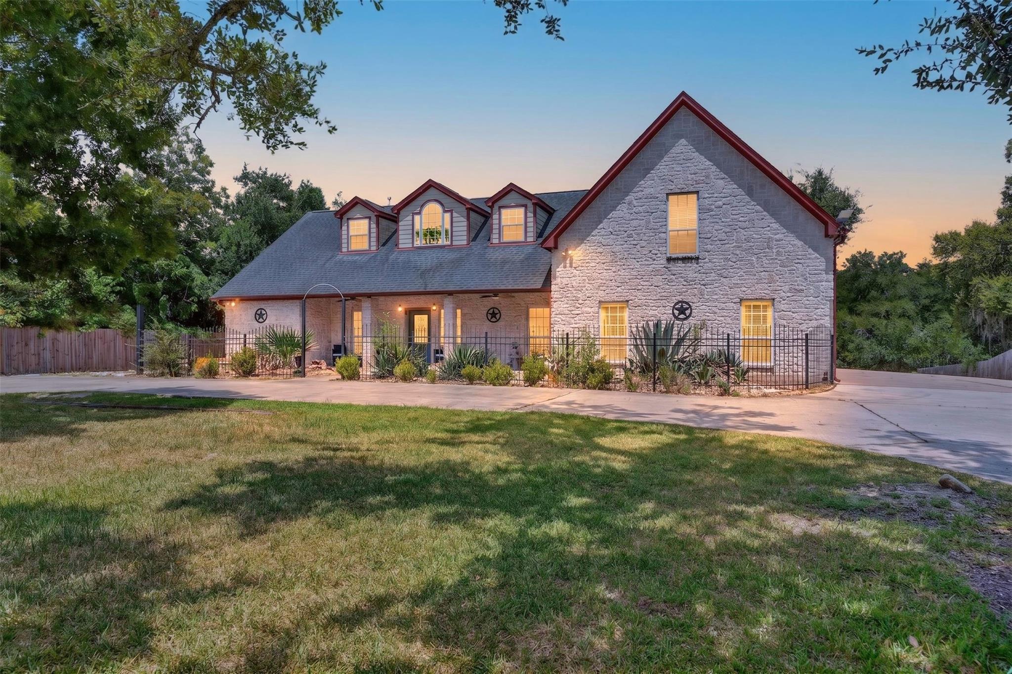 8618 Highway 6, Hitchcock, TX 77563 photo