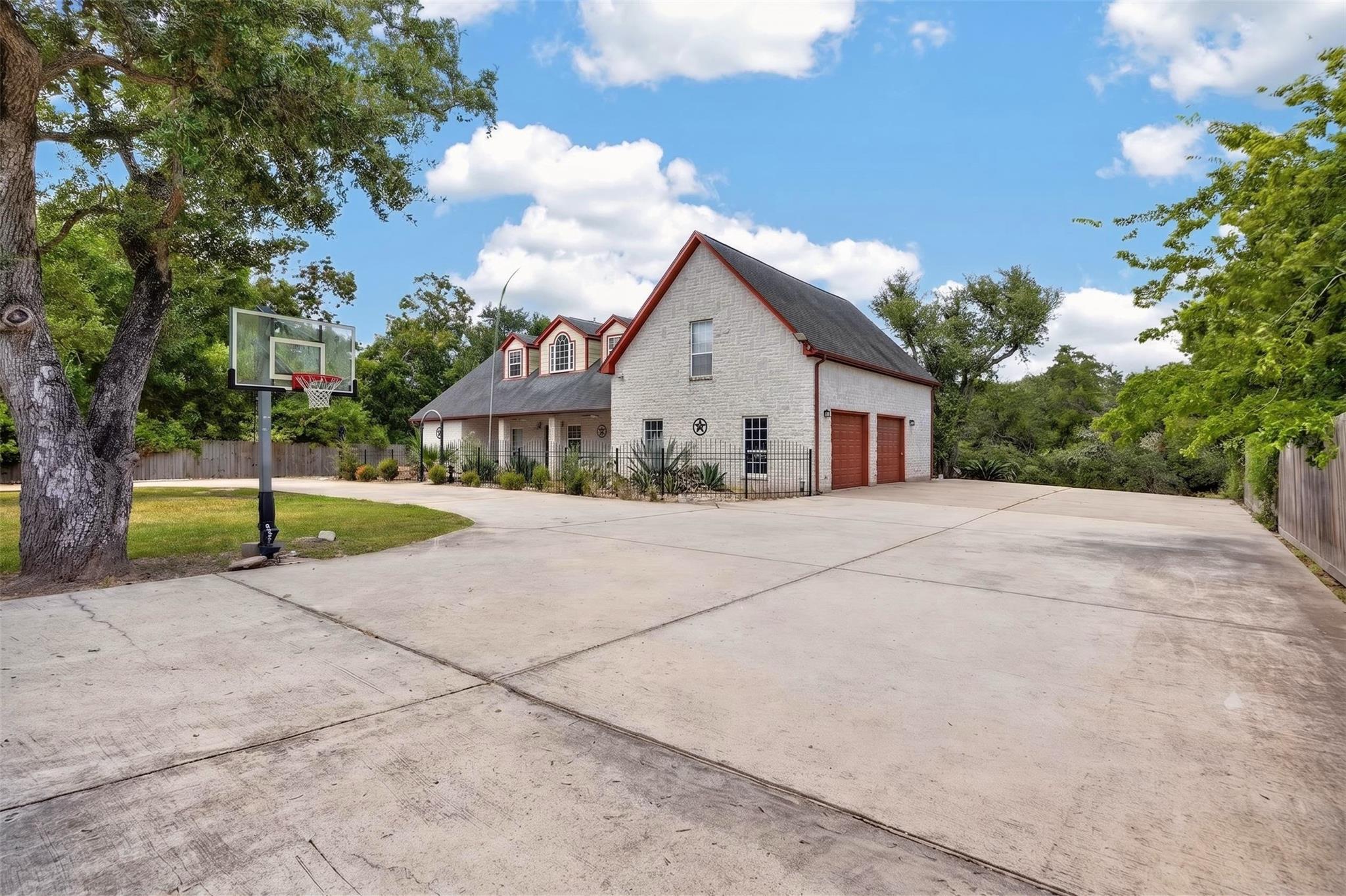 8618 Highway 6, Hitchcock, TX 77563 photo