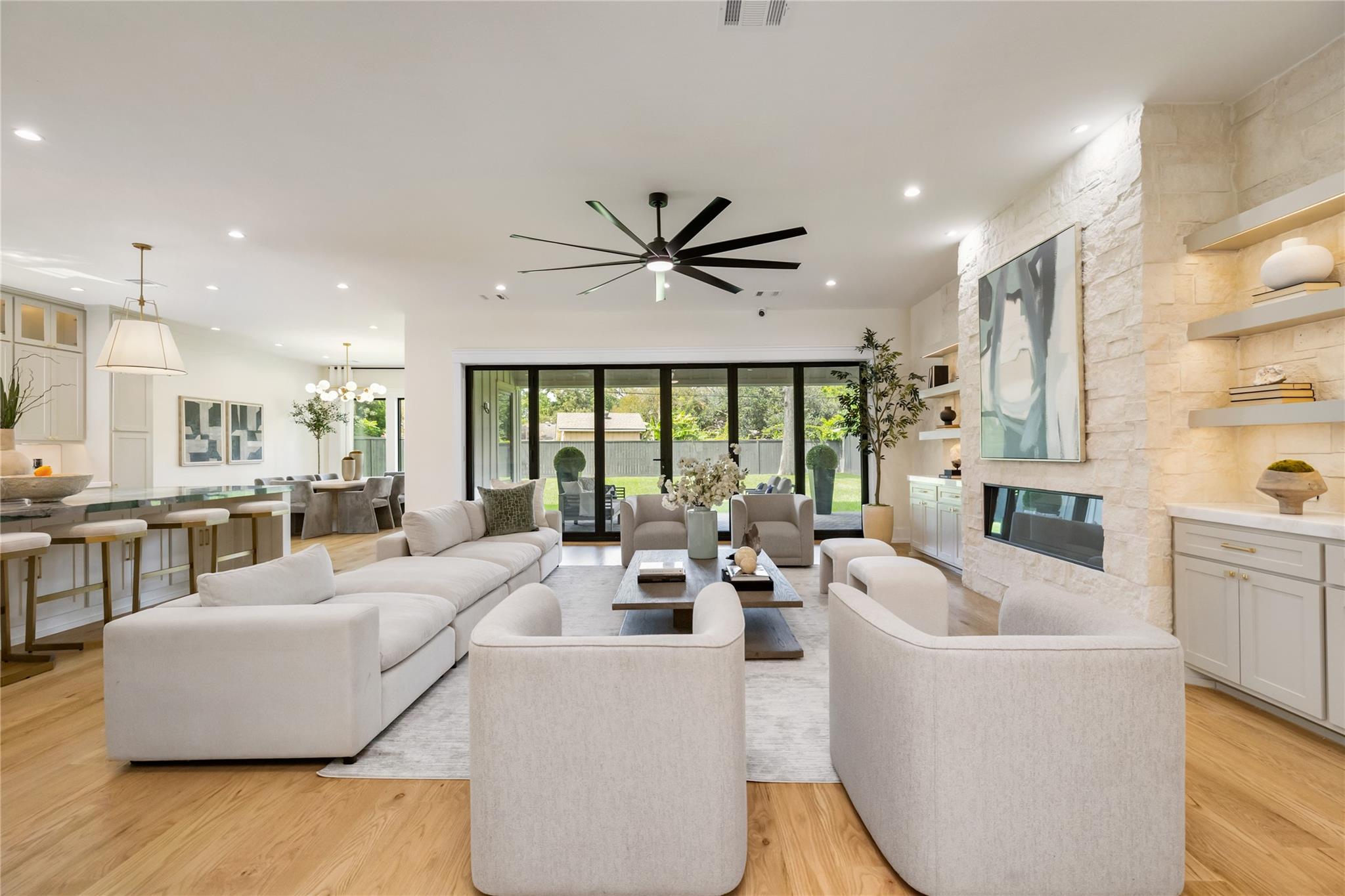 934 W 43 St, Houston, TX 77018 photo