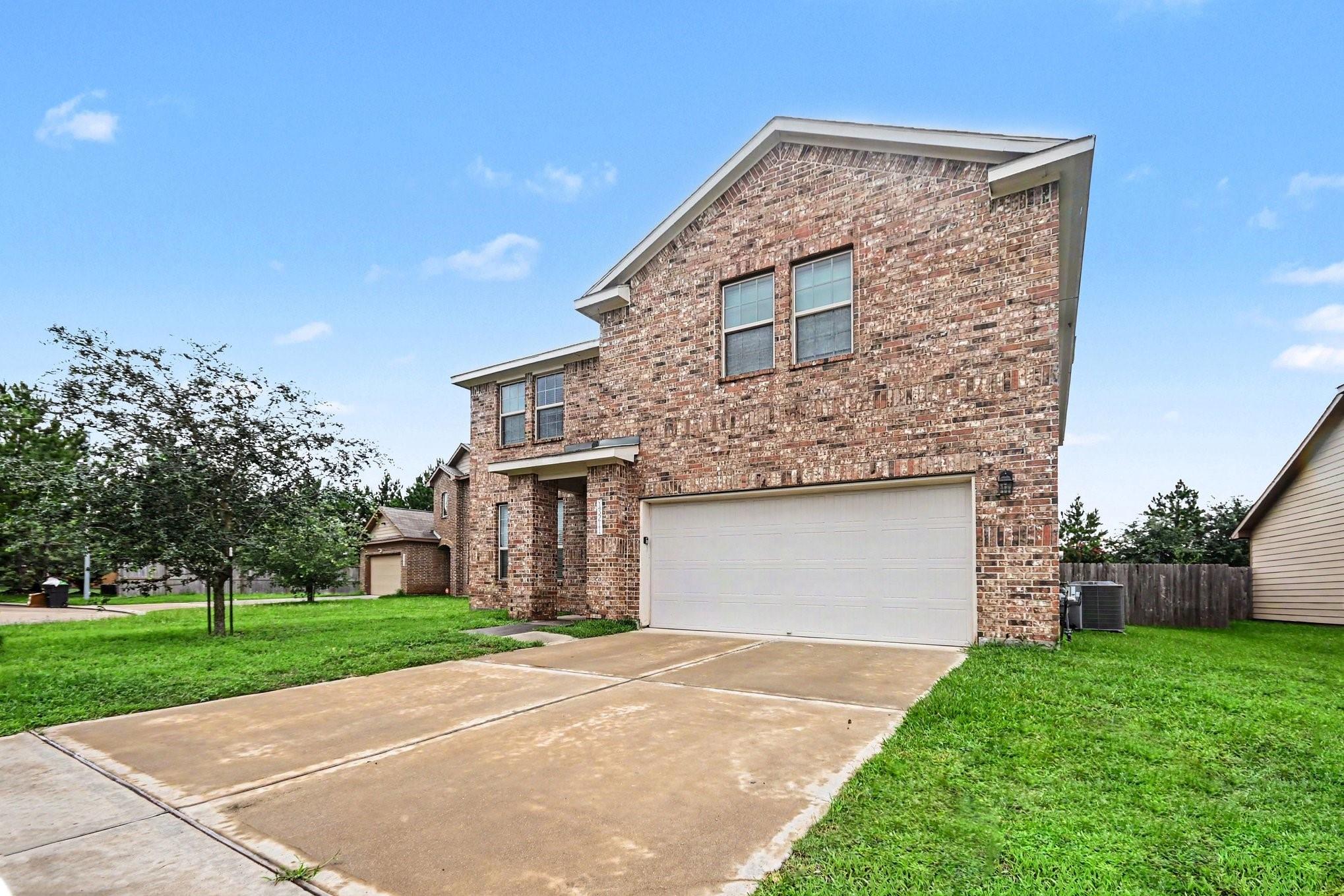 13211 Barrington Oaks Cir, Houston, TX 77044 photo