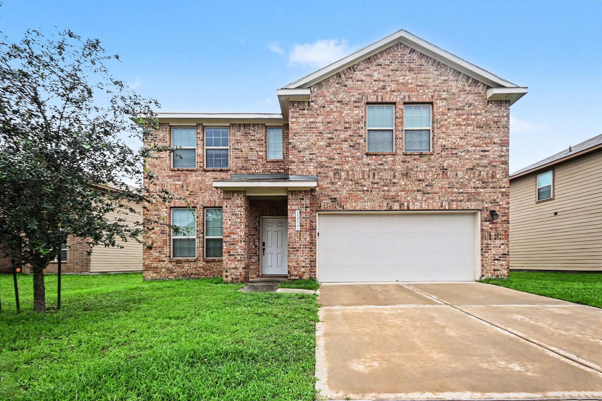 13211 Barrington Oaks Cir, Houston, TX 77044