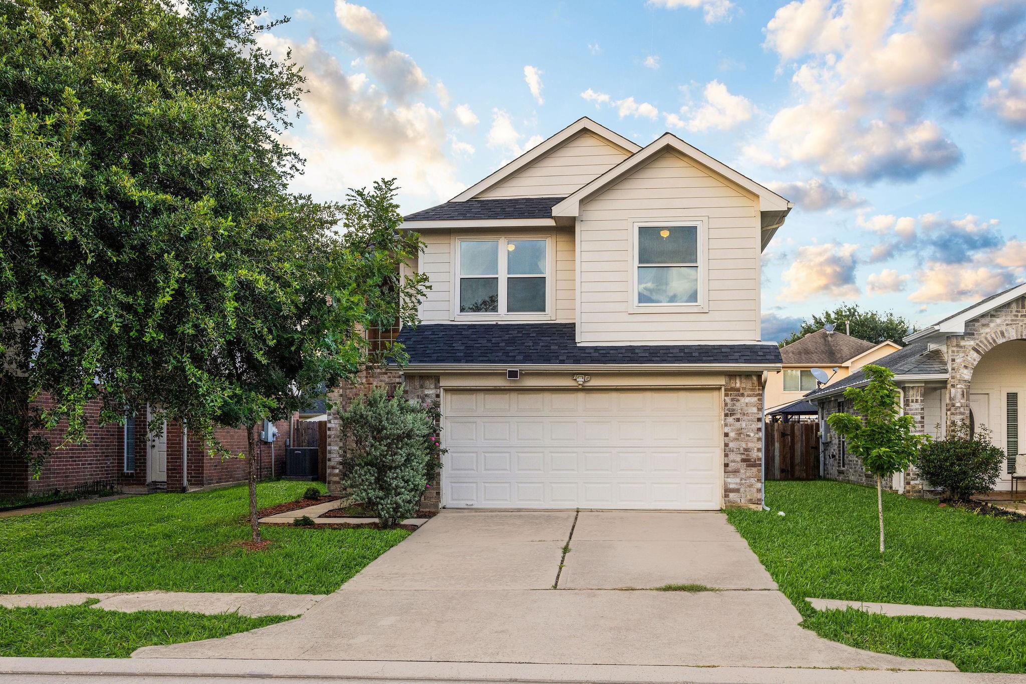 6726 Windy River Ln, Katy, TX 77449