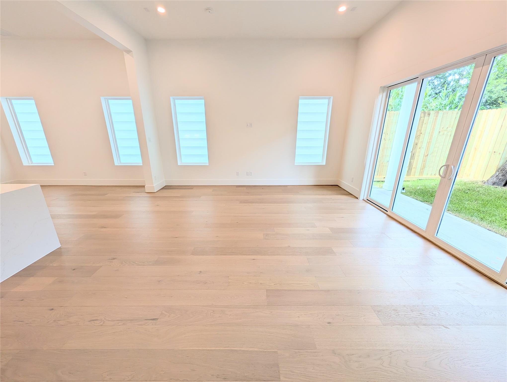 1322 Lawrence St, Houston, TX 77008 photo