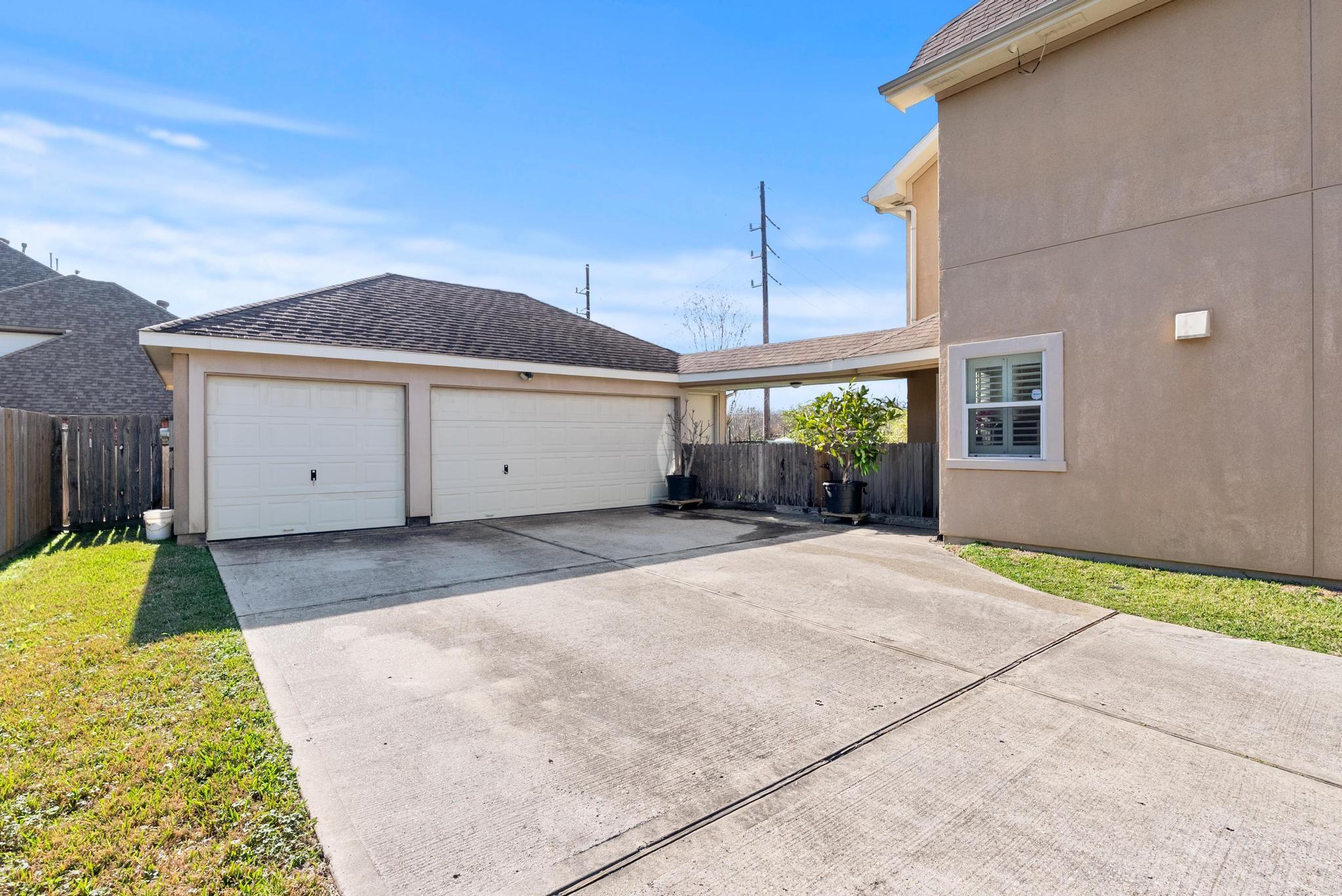 14407 Brentshire Ln, Houston, TX 77069 photo