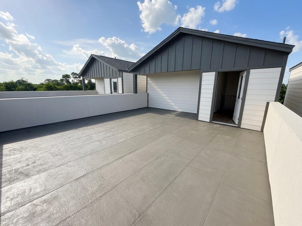 102 Sylvester Rd #B, Houston, TX 77009 photo