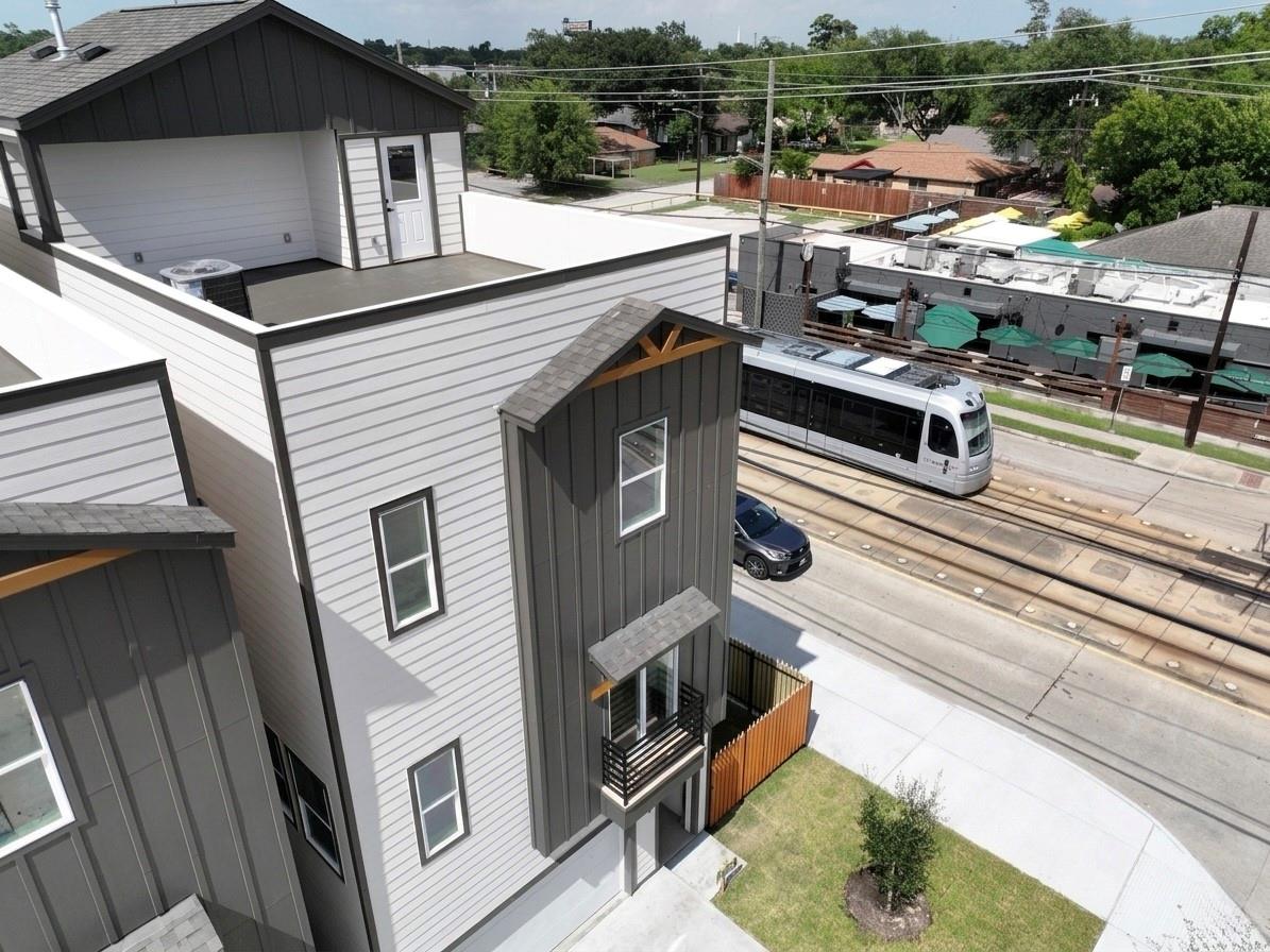 102 Sylvester Rd #B, Houston, TX 77009 photo